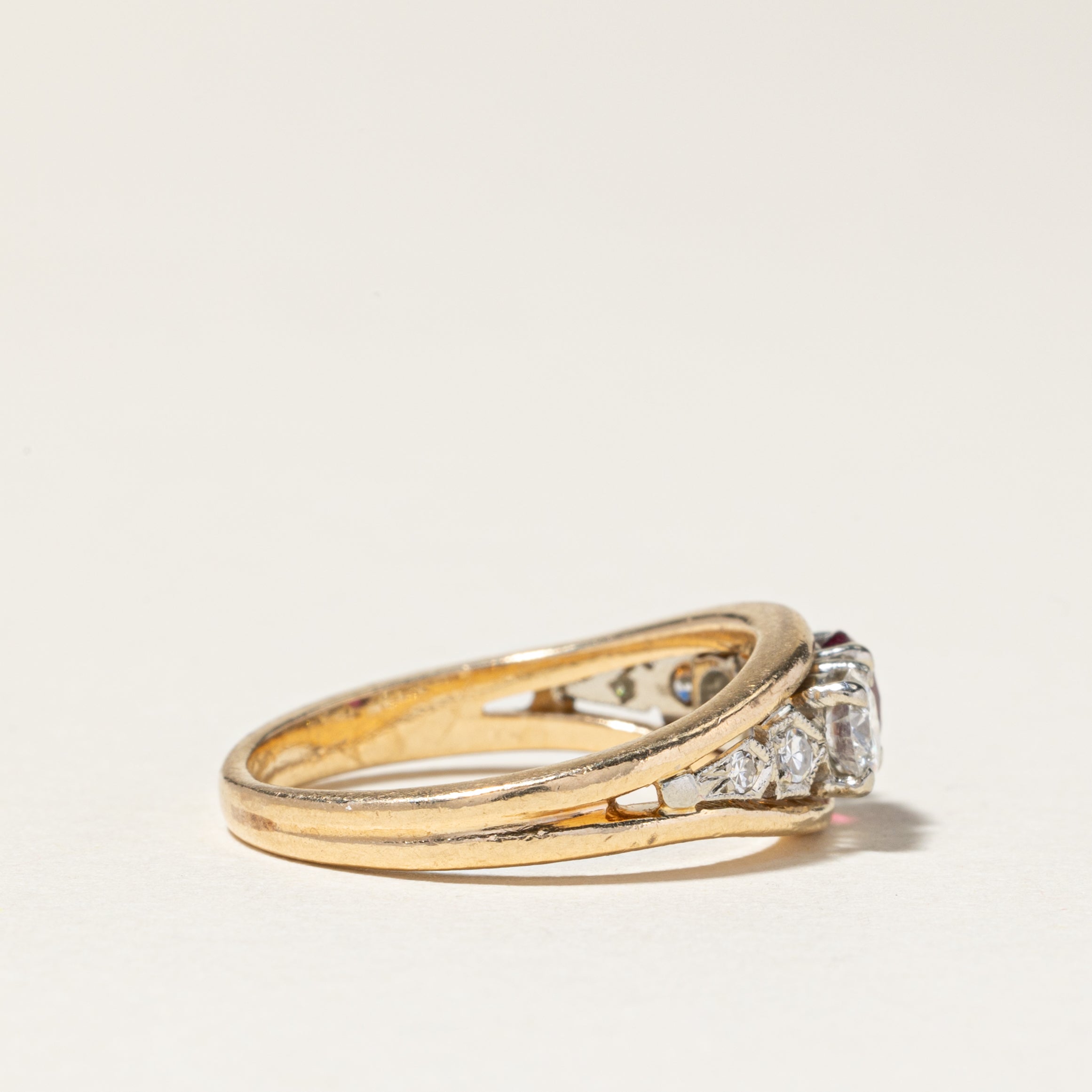 Bague conique en or jaune 14 carats sertie de rubis et de diamants | 0,53 ct au total, 0,50 ct au total | Taille 6,5