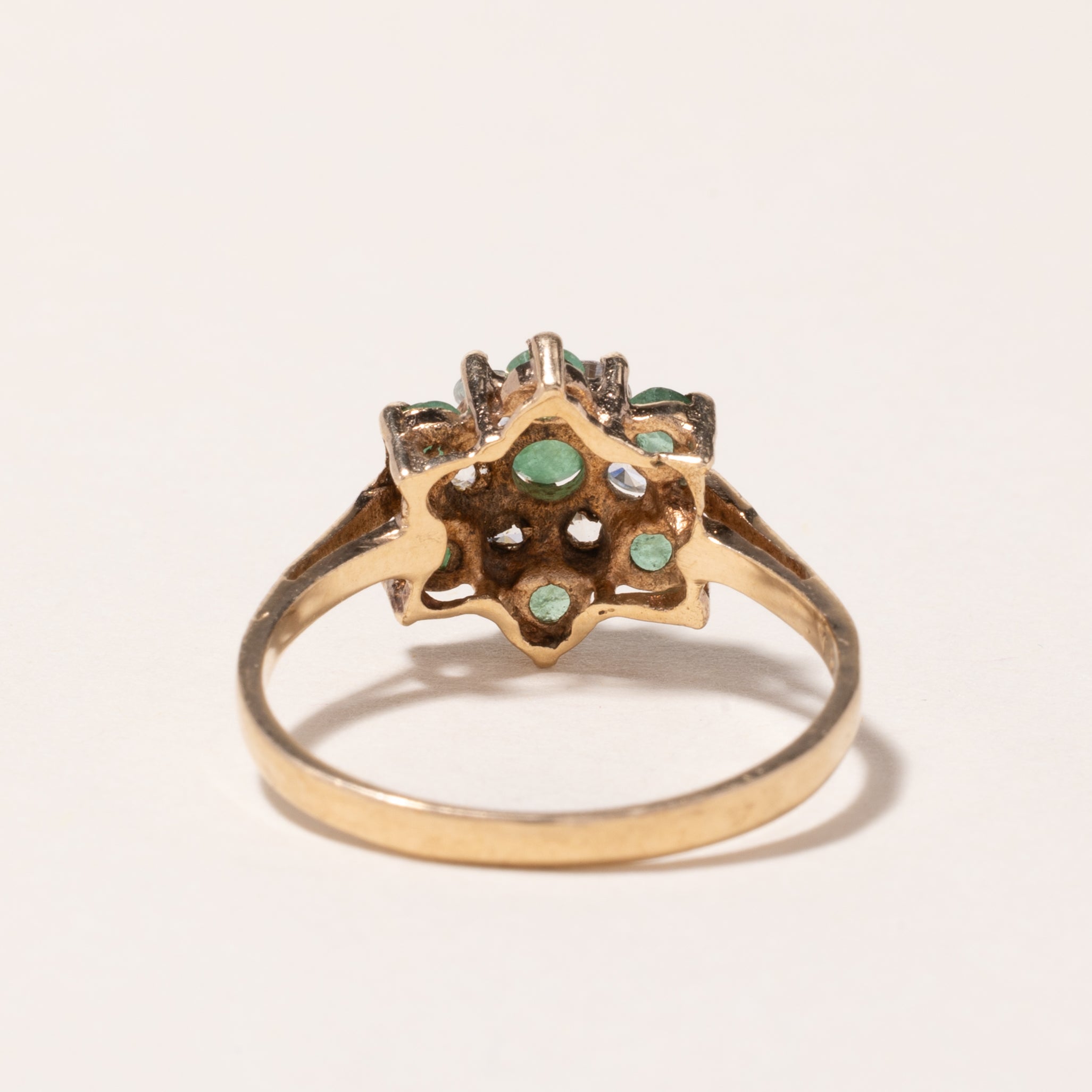 Bague Londres 1977 en émeraudes et topazes blanches | 0,40 ct, 0,60 ct | Taille 8,25