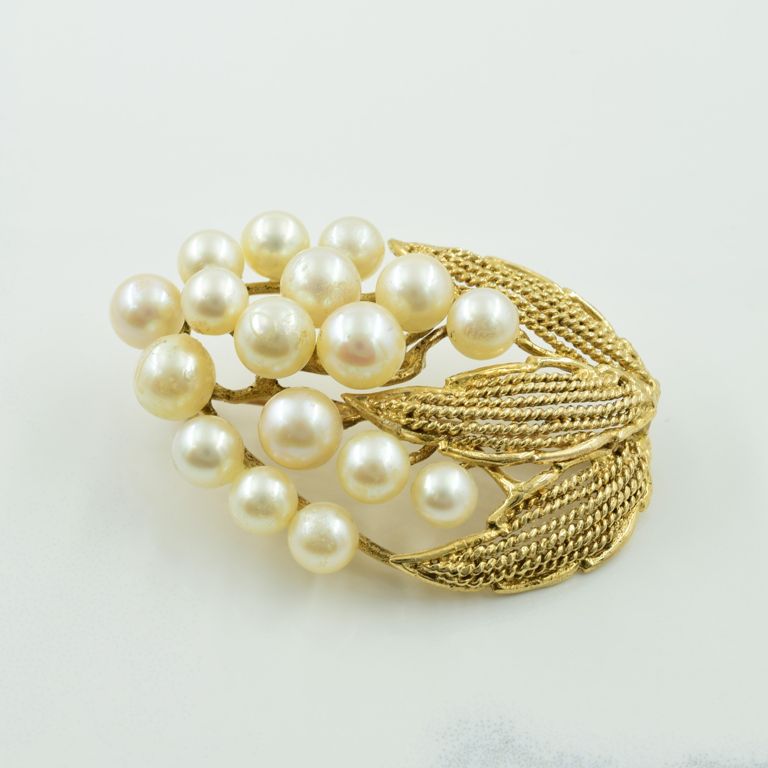 Pearl Brooch | 25.00ctw |