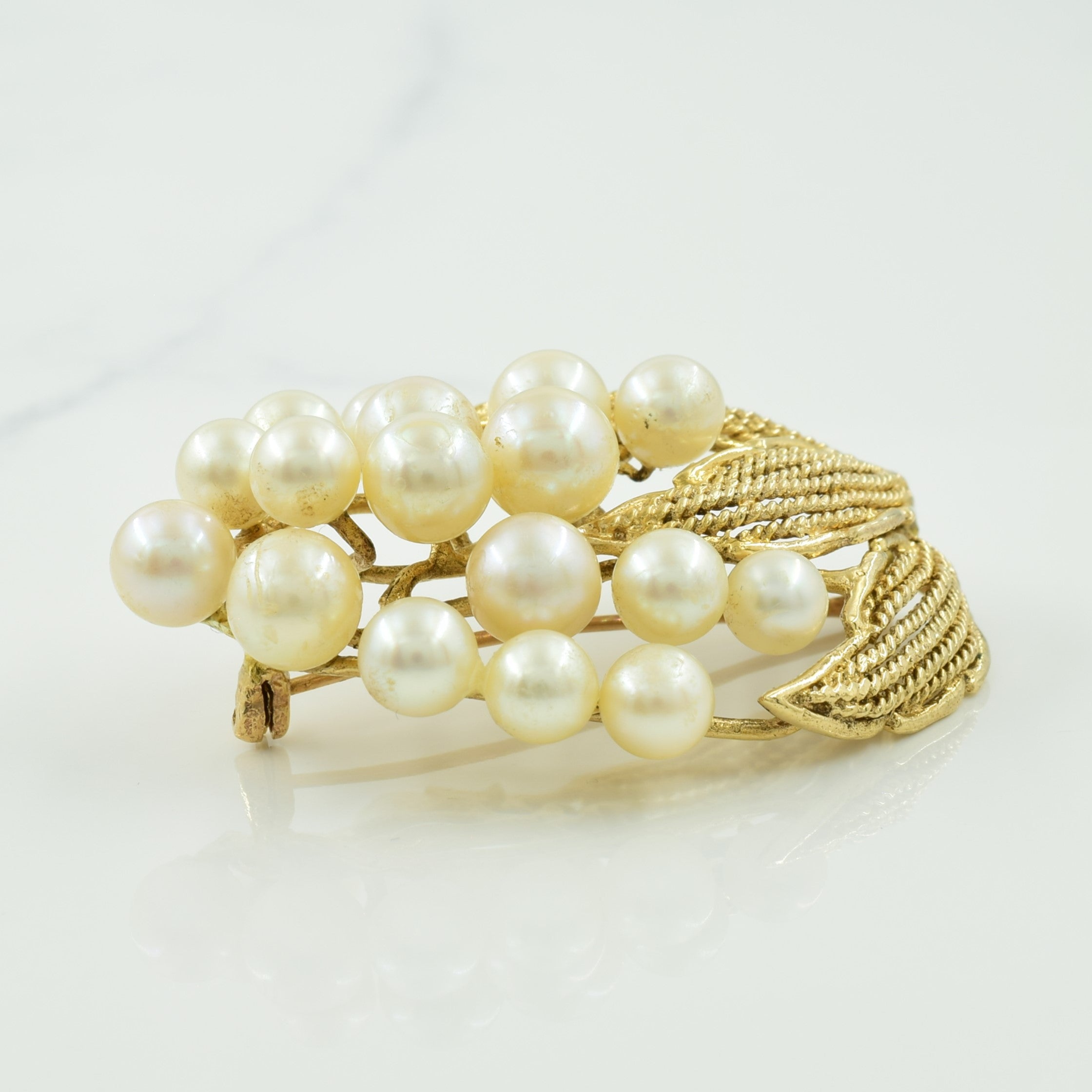 Pearl Brooch | 25.00ctw |