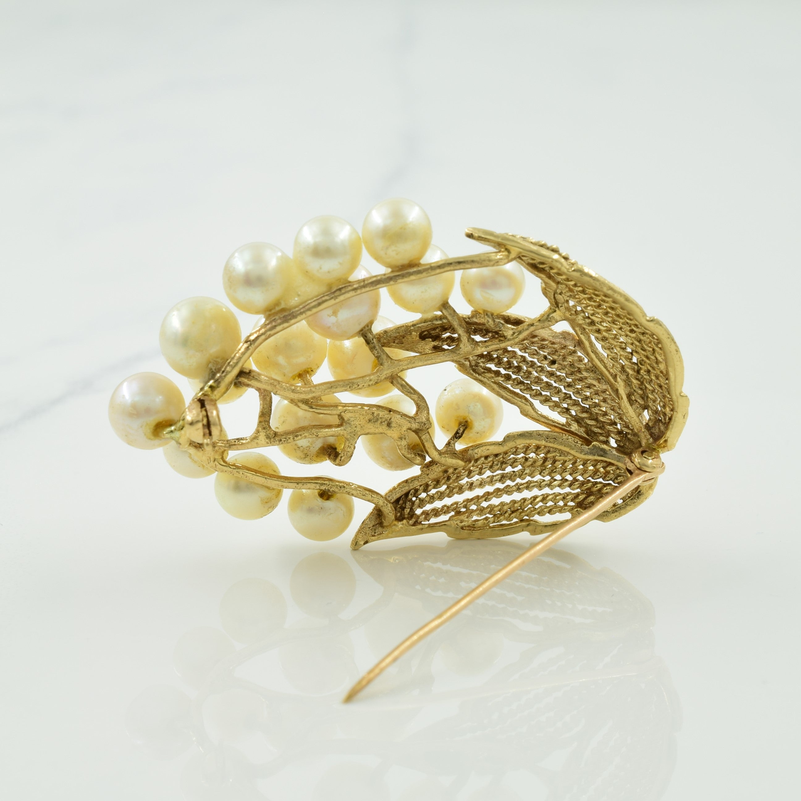 Pearl Brooch | 25.00ctw |