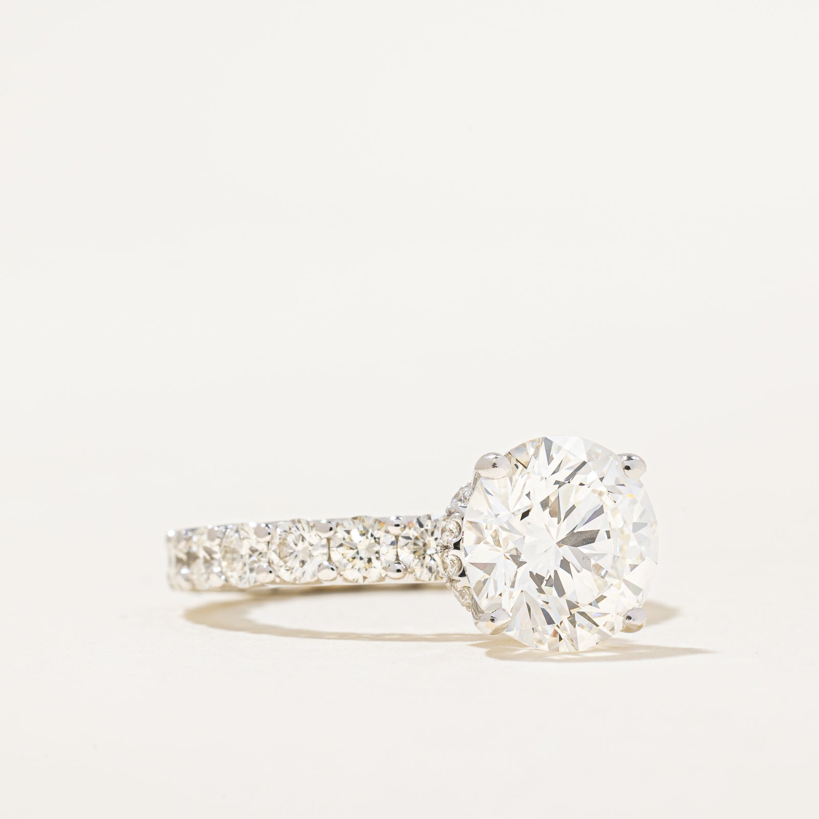 2.34ct GIA-graded Natural Diamond Engagement Ring | GIA 2.34ct VS1 G Ex | 3.62ctw | SZ 4 |