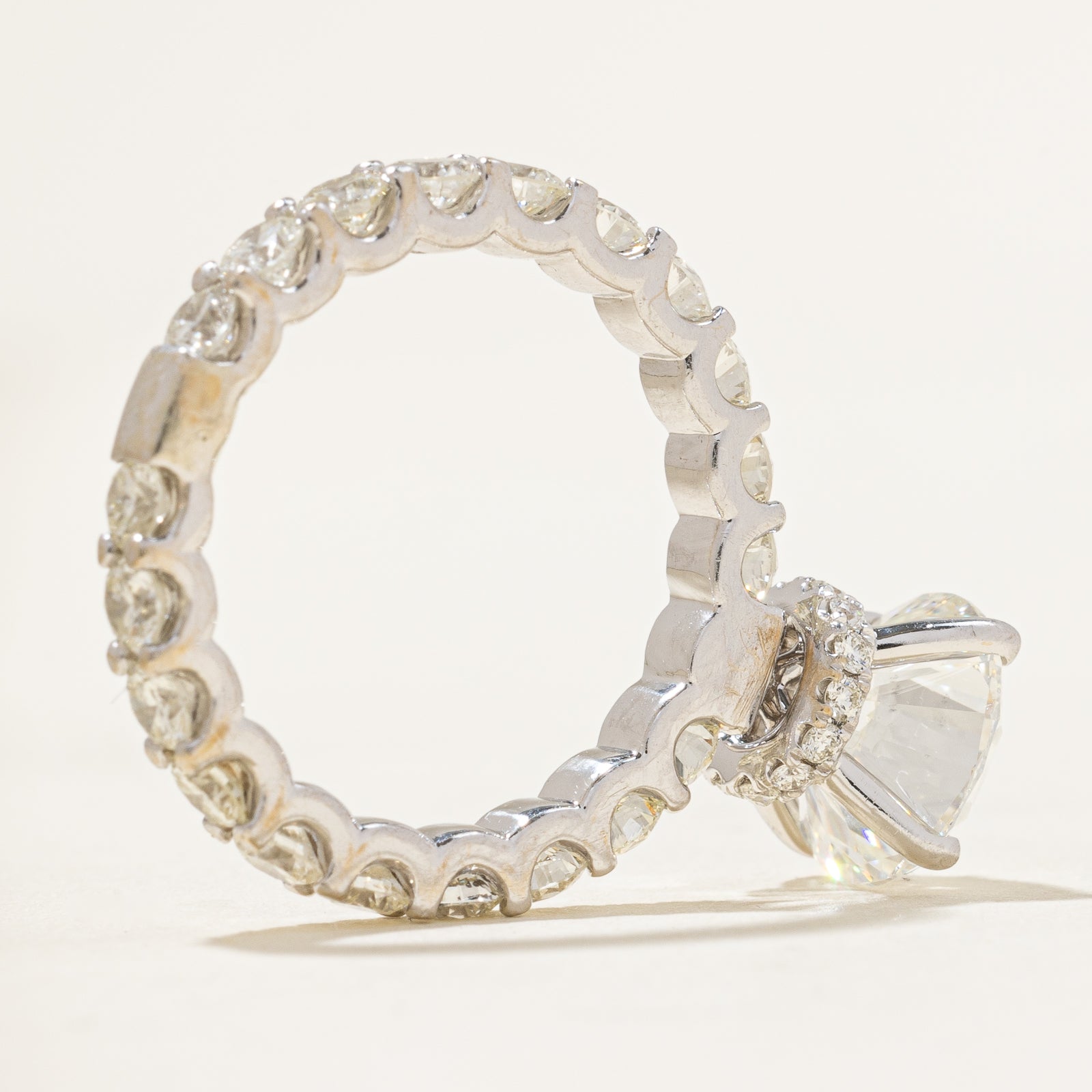 2.34ct GIA-graded Natural Diamond Engagement Ring | GIA 2.34ct VS1 G Ex | 3.62ctw | SZ 4 |