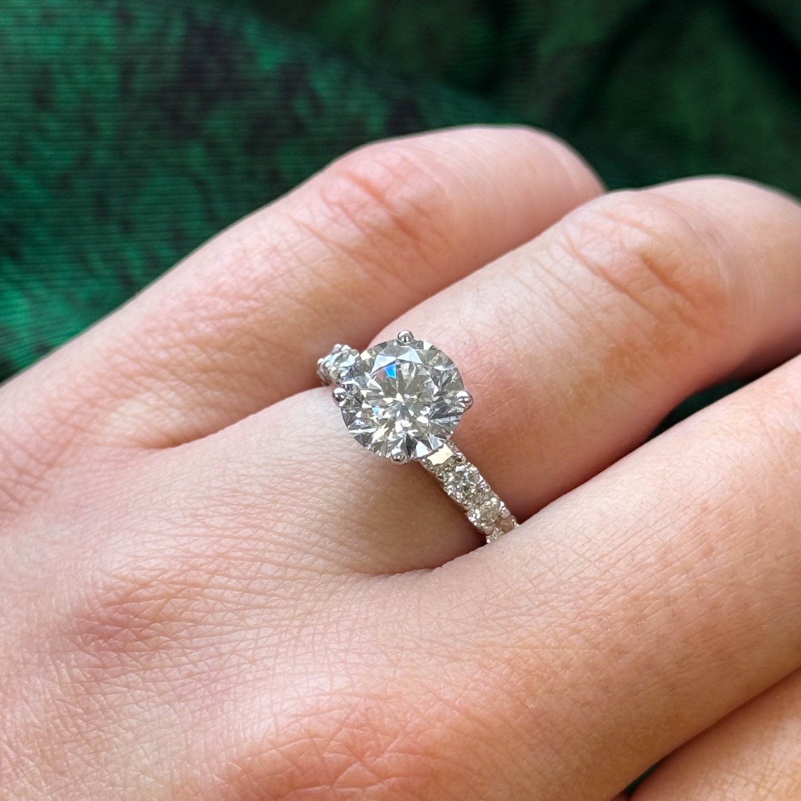 2.34ct GIA-graded Natural Diamond Engagement Ring | GIA 2.34ct VS1 G Ex | 3.62ctw | SZ 4 |