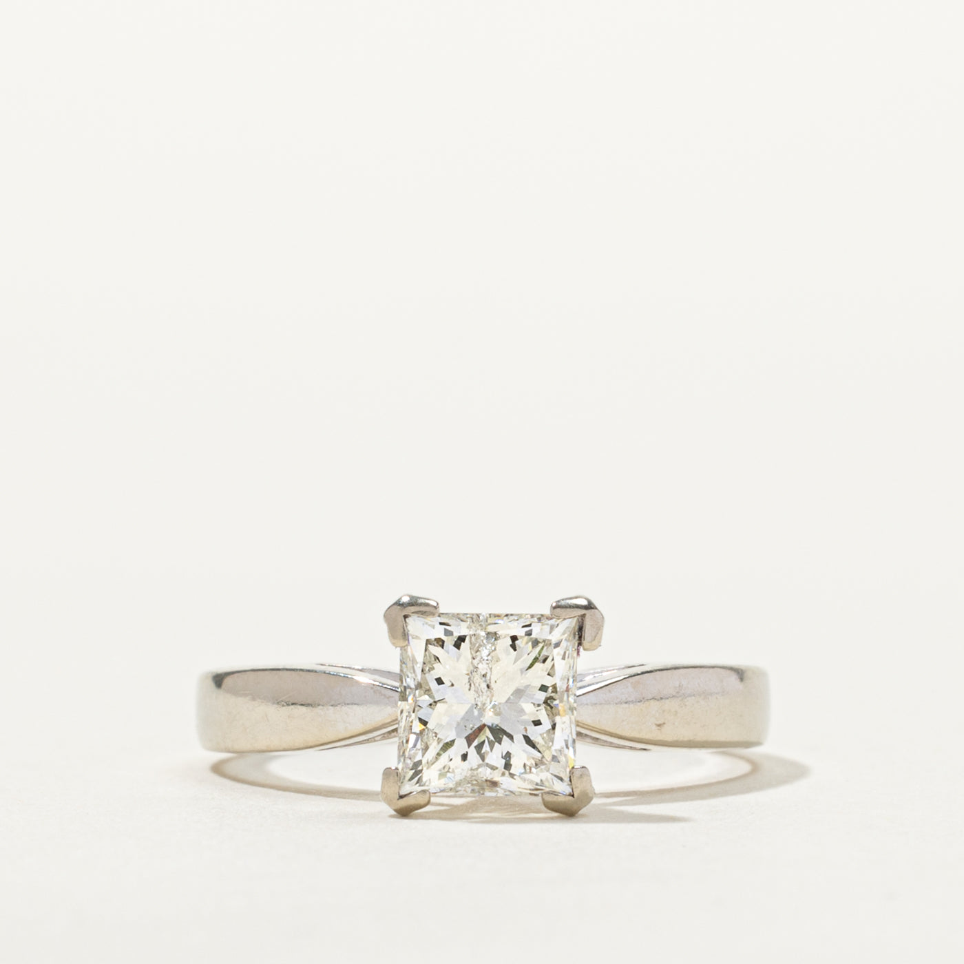 Bague en or blanc 14 carats (801-762) avec diamant | Taille 5,25
