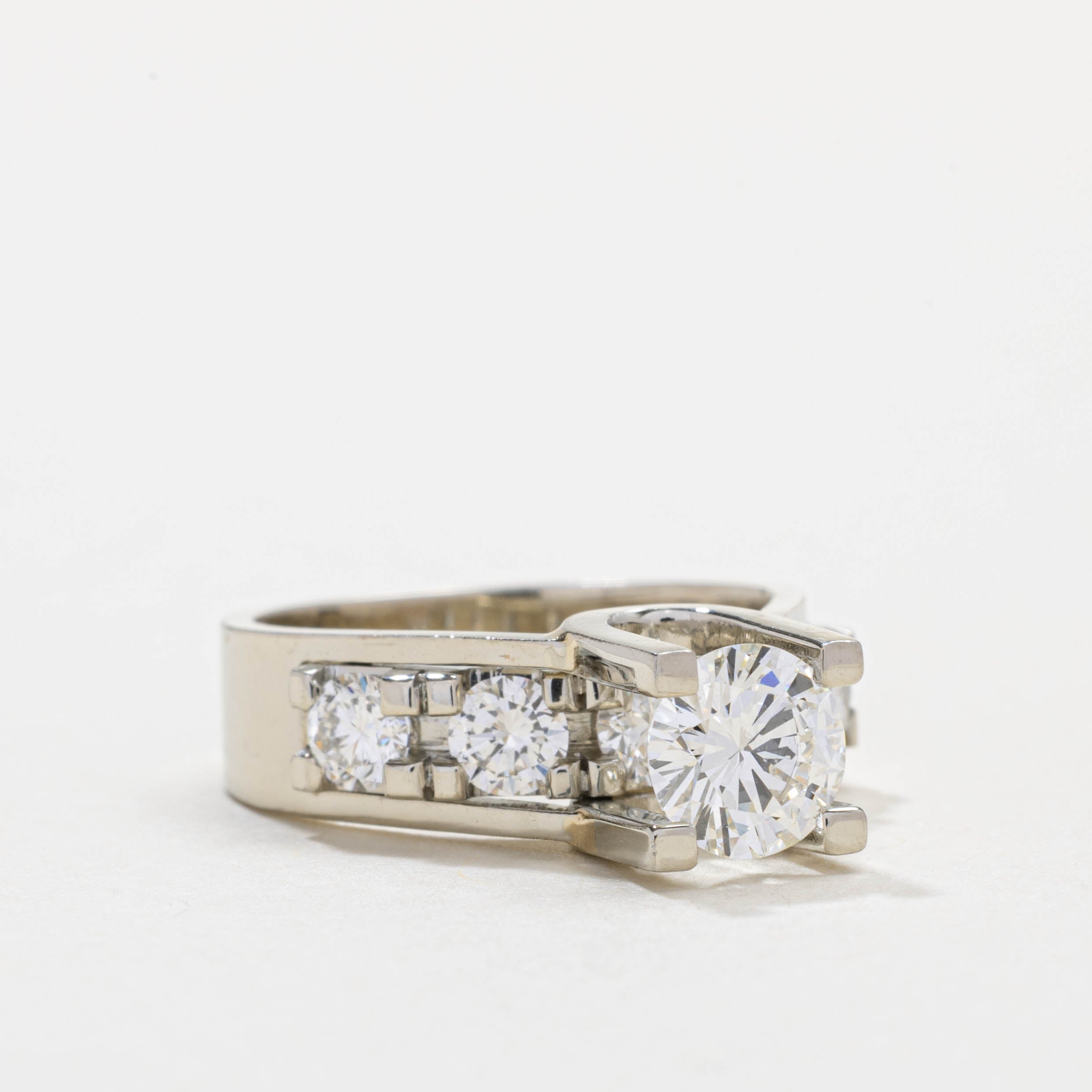 19K High Set Diamond Accented Chunky Ring | 0.84ct VS1 H, 0.73ctw | SZ 4.75