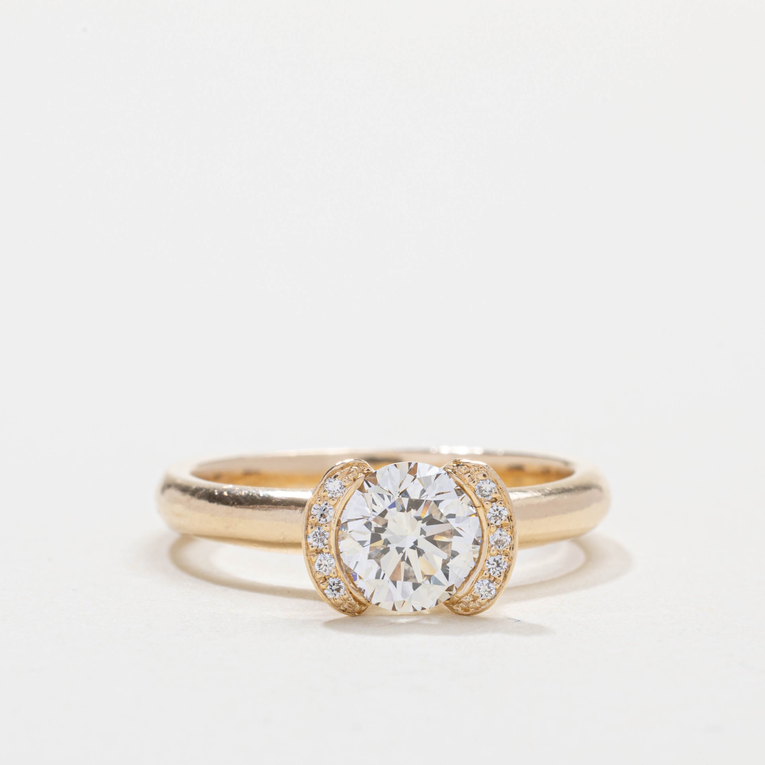 Bague semi-halo en or 14 carats sertie de diamants EGL | 0,91 ct SI1 I/J, 0,05 ct au total | Taille 6,5