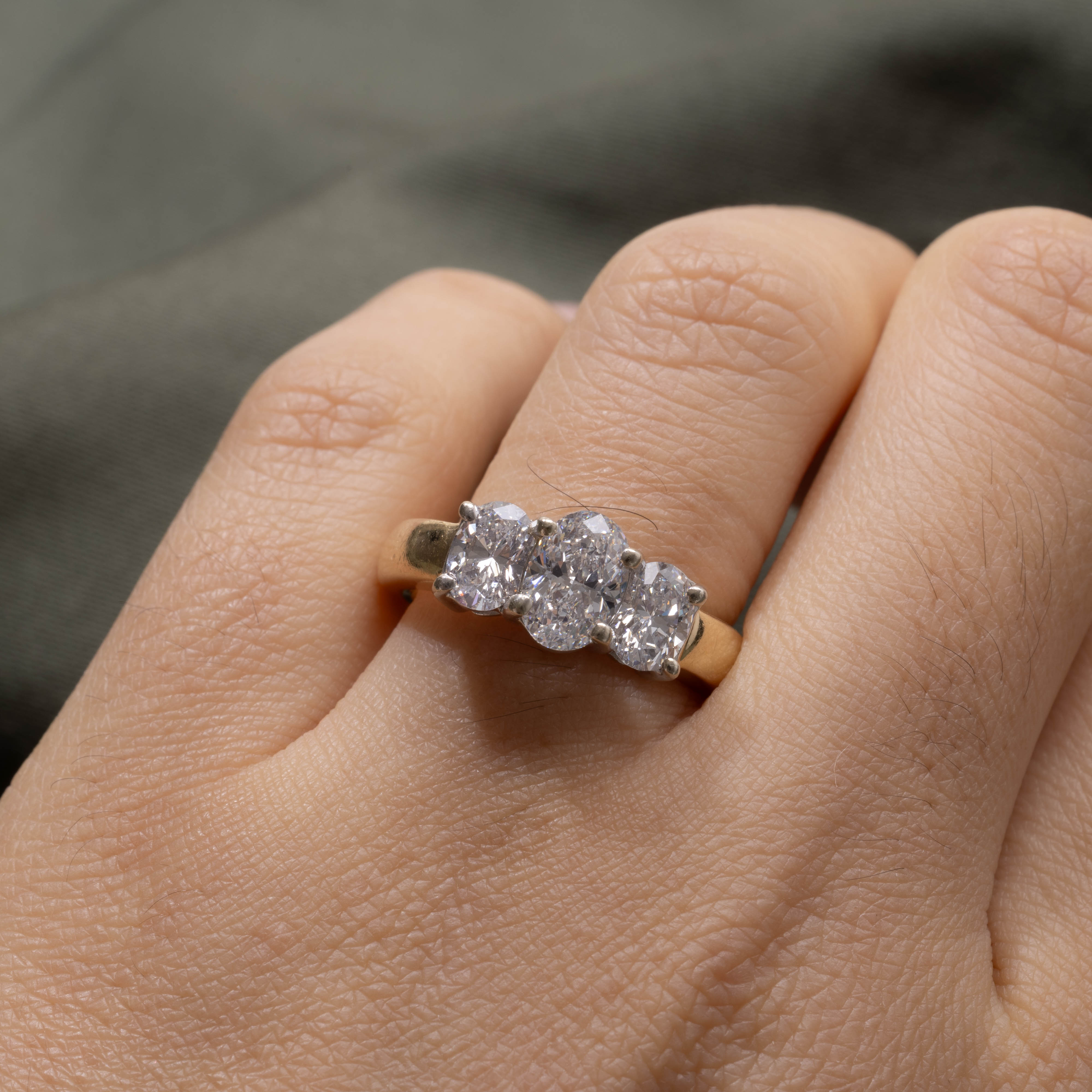 Bague de fiançailles trois diamants en or 14 carats | 2,03 ct au total, VVS2, G | Taille 6,5