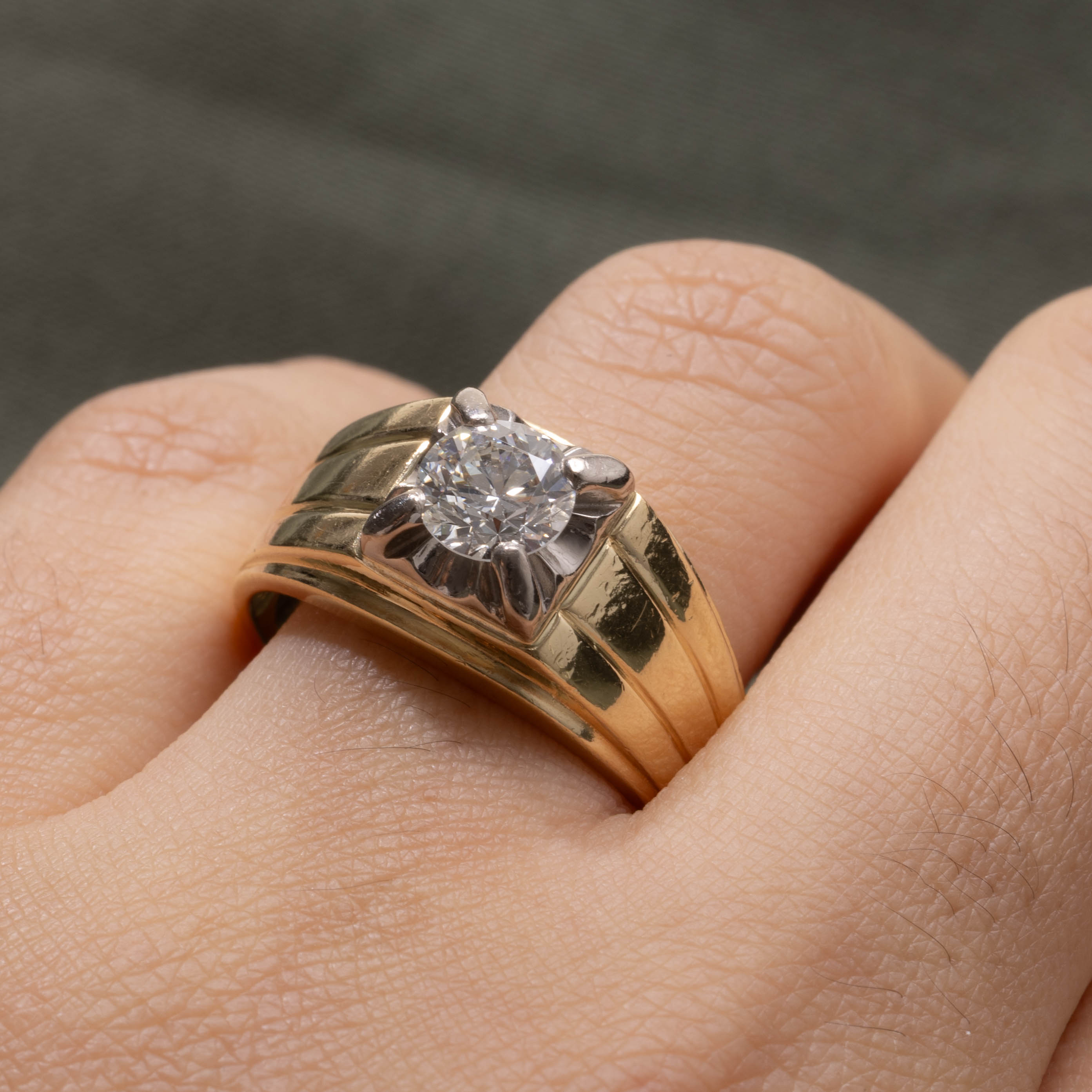 18K Solitaire Diamond Grooved Chunky Ring | 1.0ct VS1 H | SZ 9.5