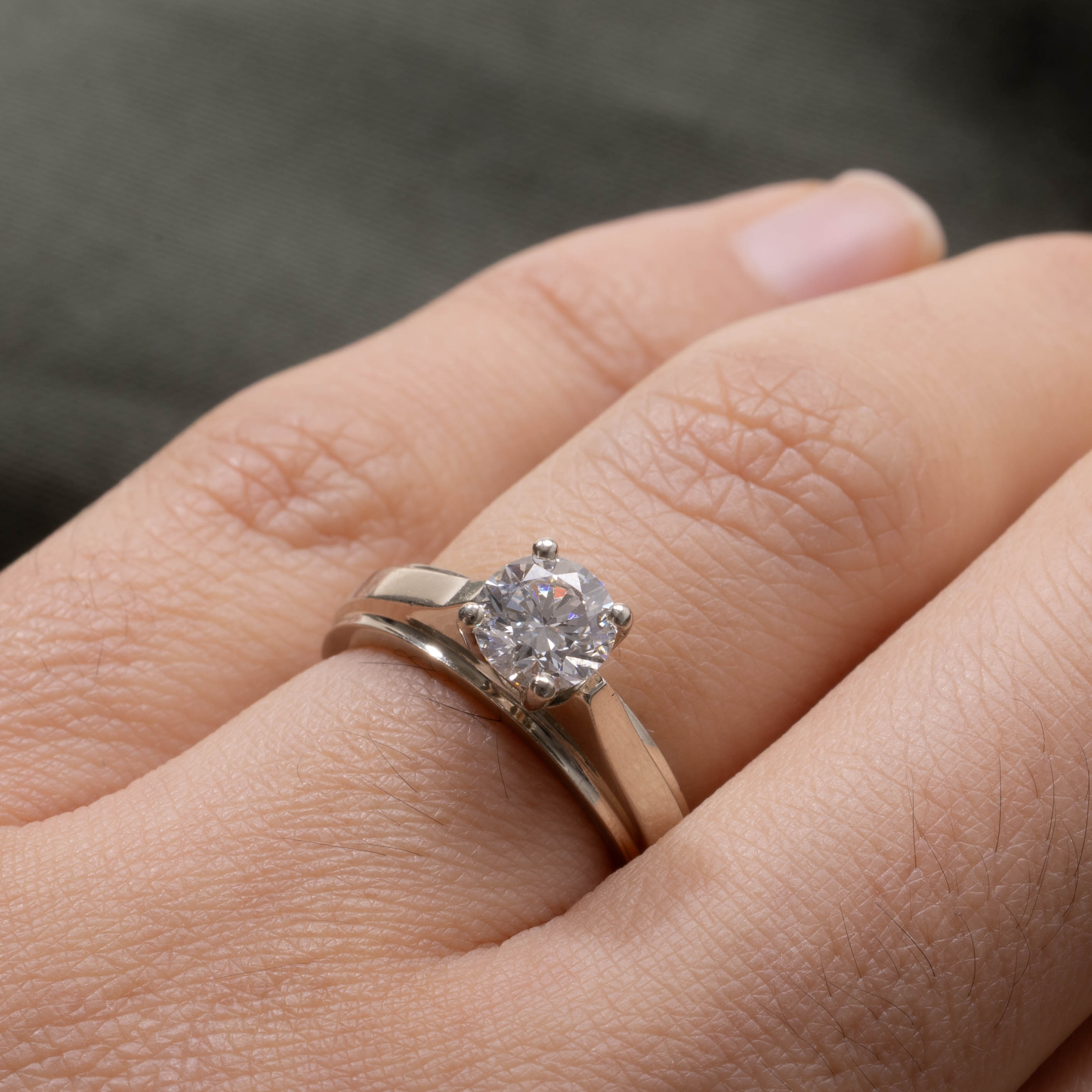 18K Solitaire Diamond Grooved Ring | 0.76ct VS2 G/H | SZ 5.0