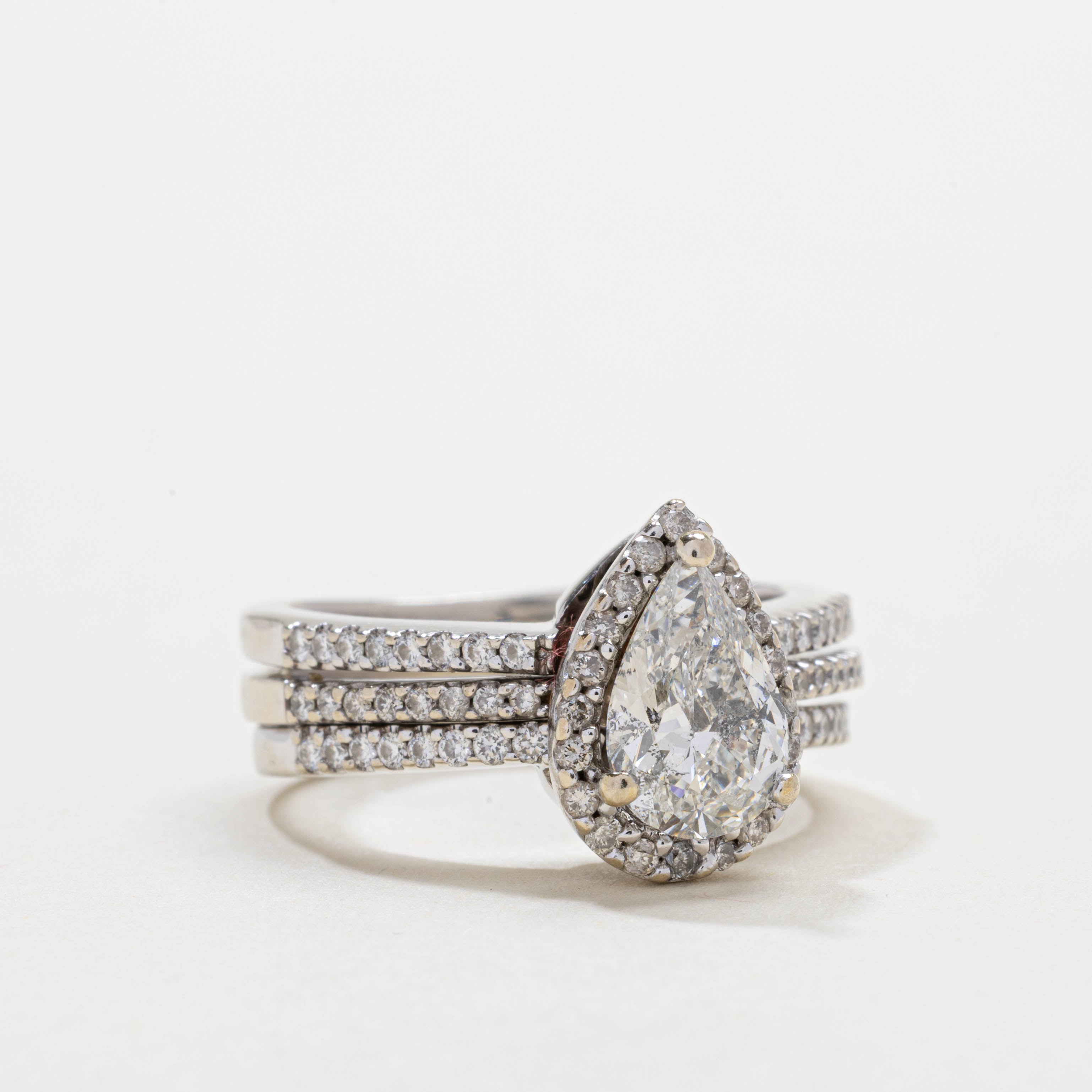 Alliance sertie d'un halo de diamants taille poire en or 14 carats | 1,30 ct I2 H/I, 0,51 ct au total | Taille 5,75