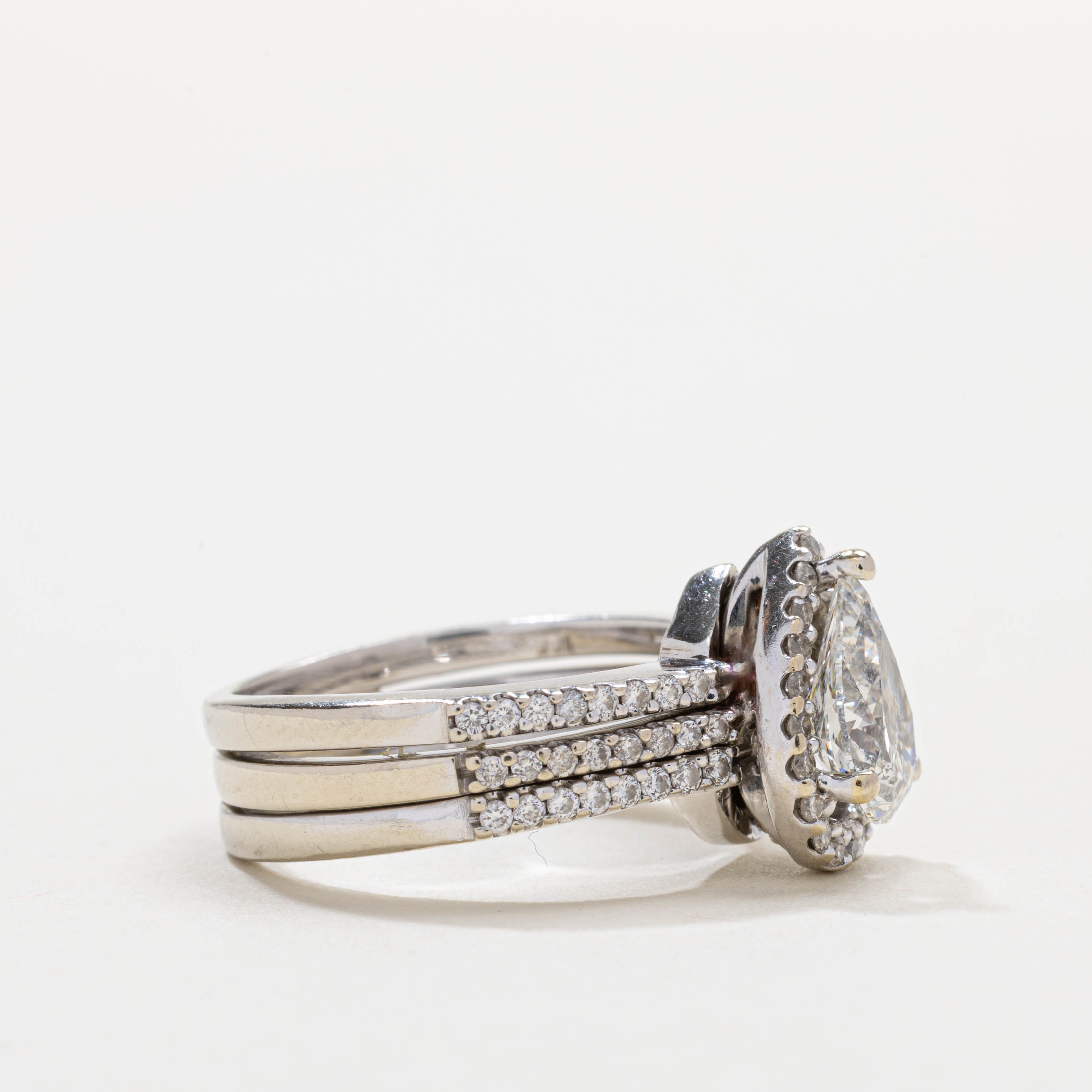 Alliance sertie d'un halo de diamants taille poire en or 14 carats | 1,30 ct I2 H/I, 0,51 ct au total | Taille 5,75