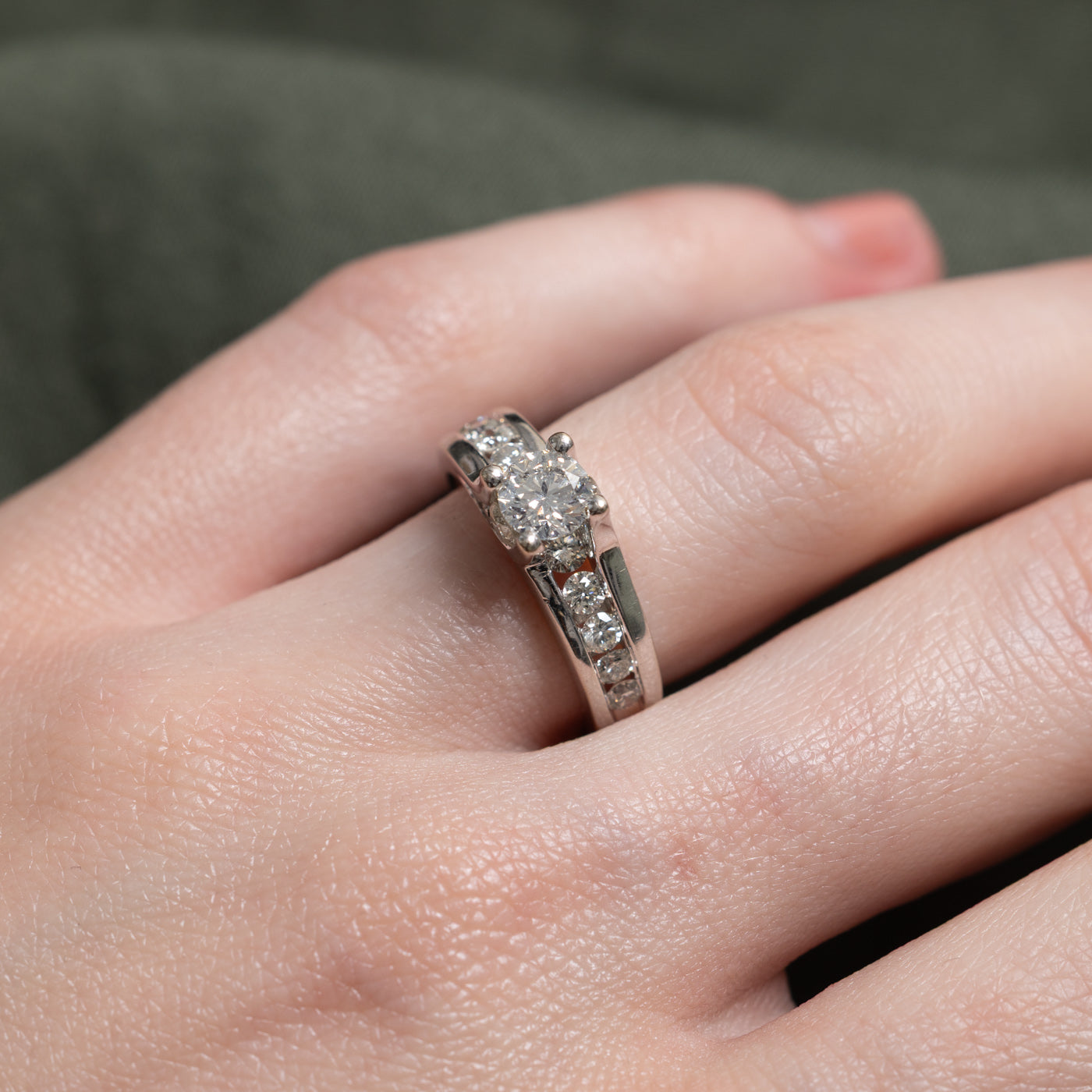 14k Round Brilliant Diamond Accented Engagement Ring | 0.57ct I1 I, 0.69ctw | SZ 5.5