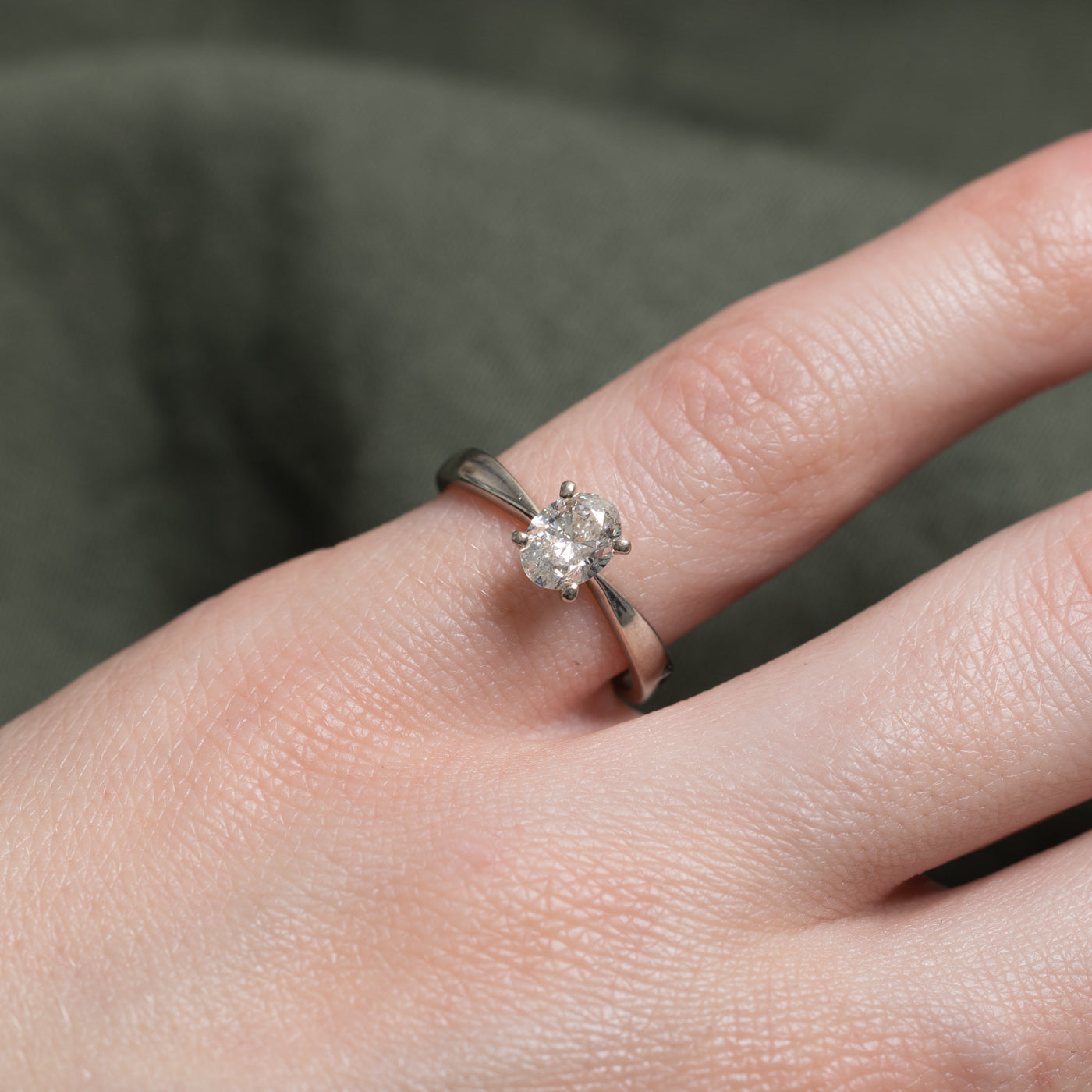Bague en or blanc 14 carats (801-753) avec diamant | Taille 4,75