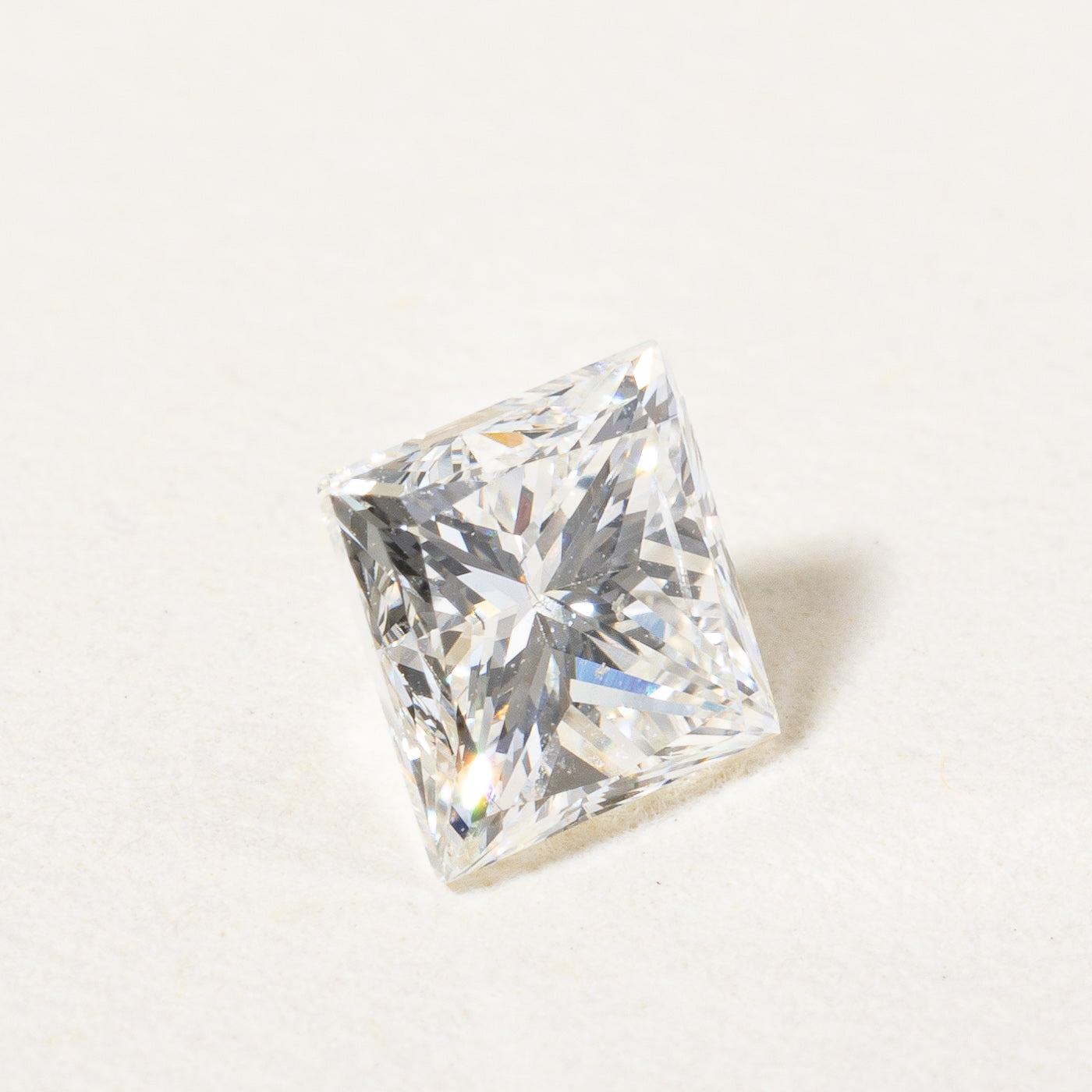 Diamant taille princesse non serti | 0,54 ct I1 H |