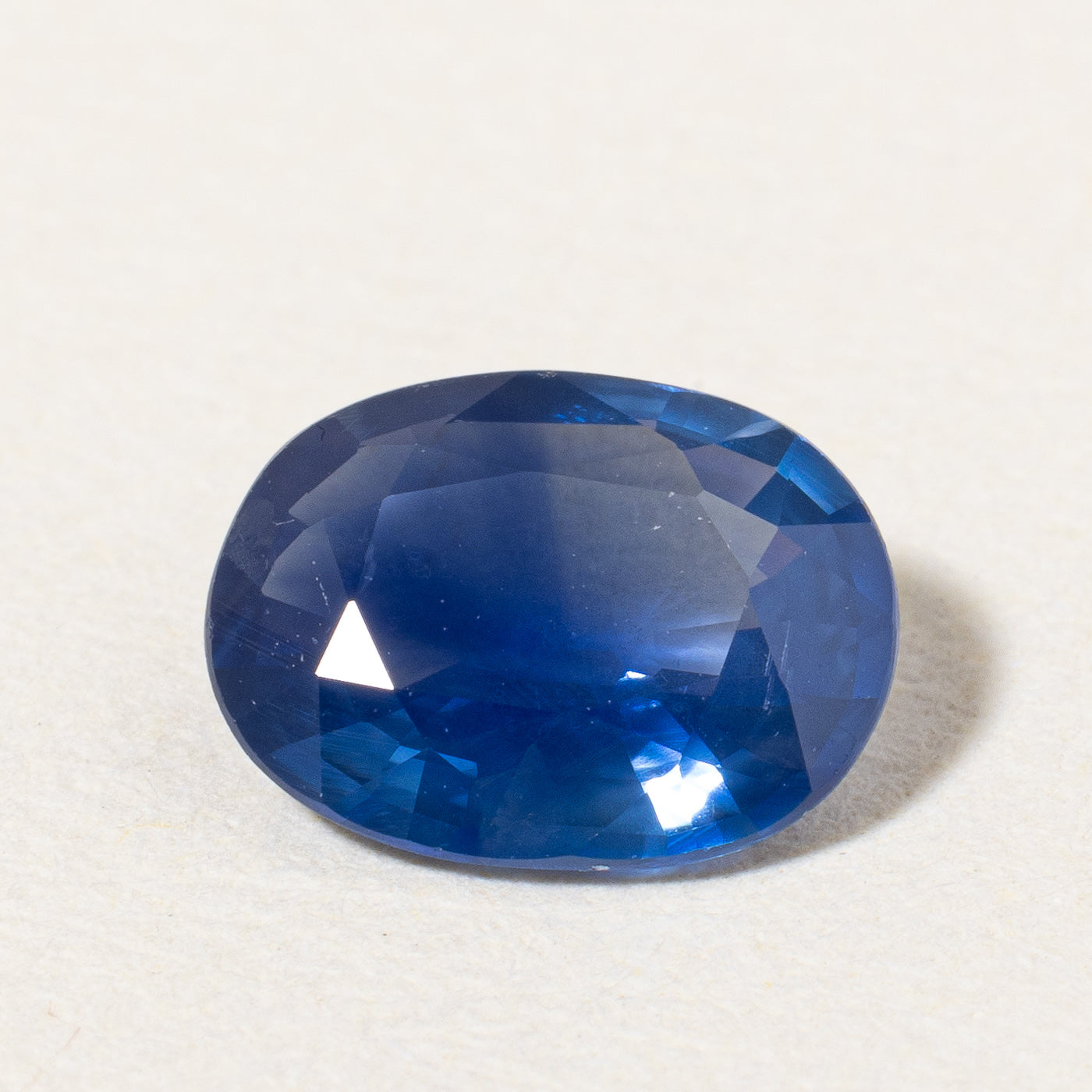 Saphir ovale non serti | 0,97 ct |