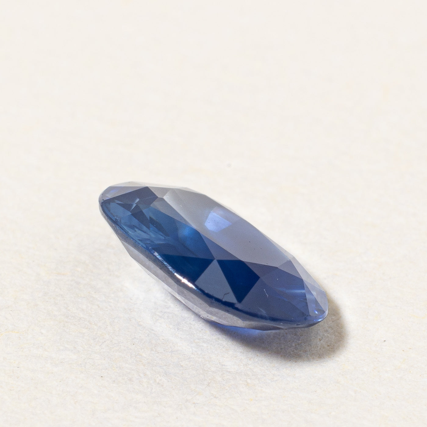 Saphir ovale non serti | 0,97 ct |