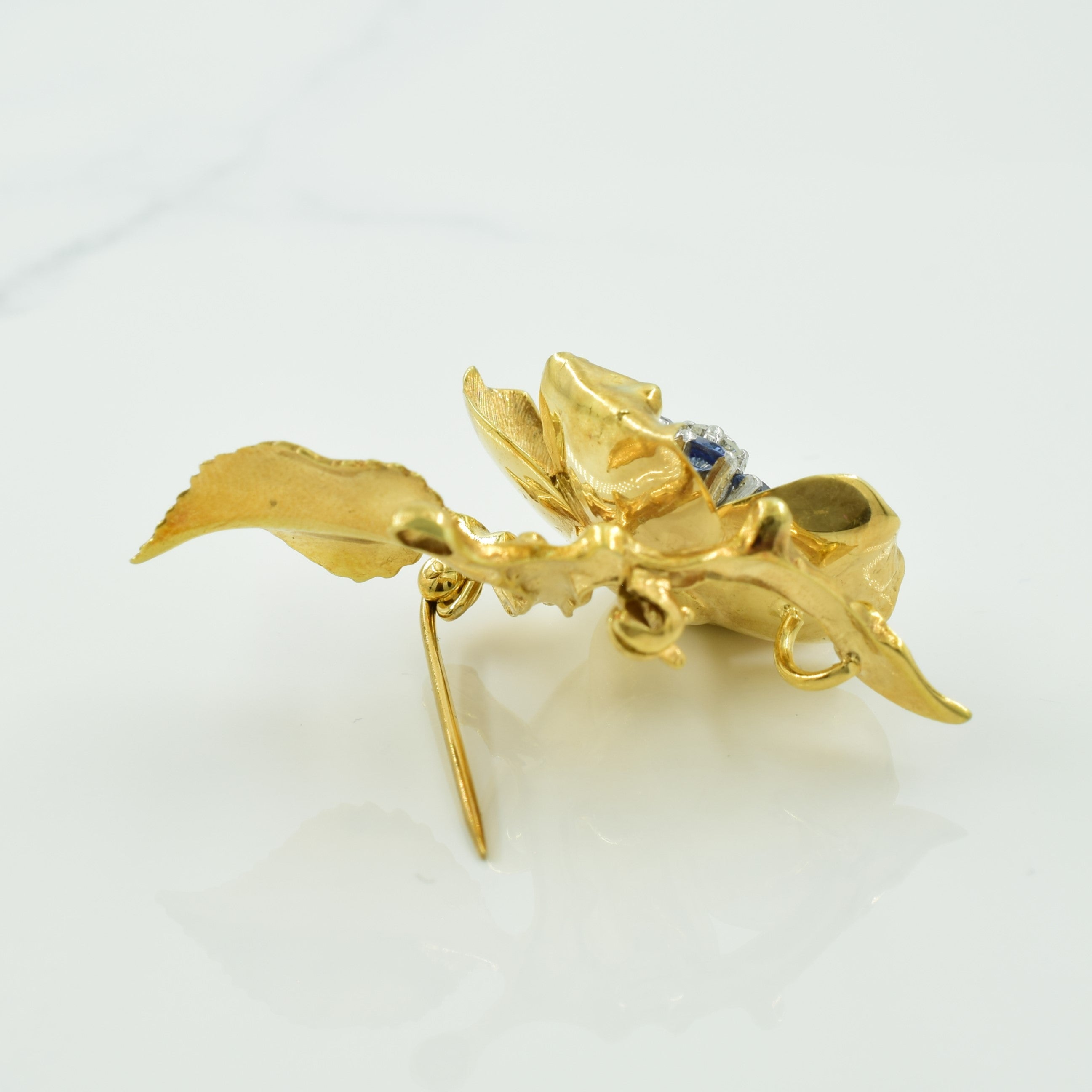 Sapphire & Diamond Brooch | 0.60ctw, 0.09ct |