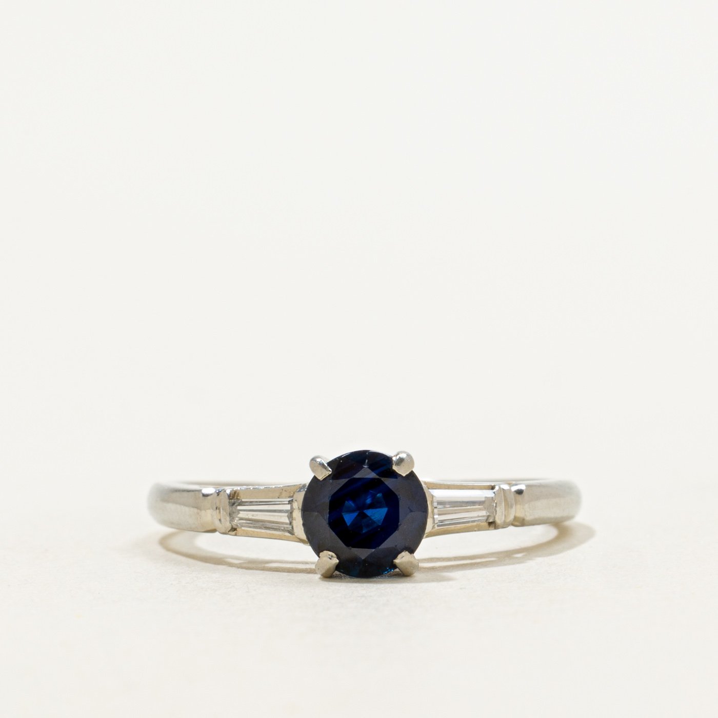 18K Ring with Sapphire