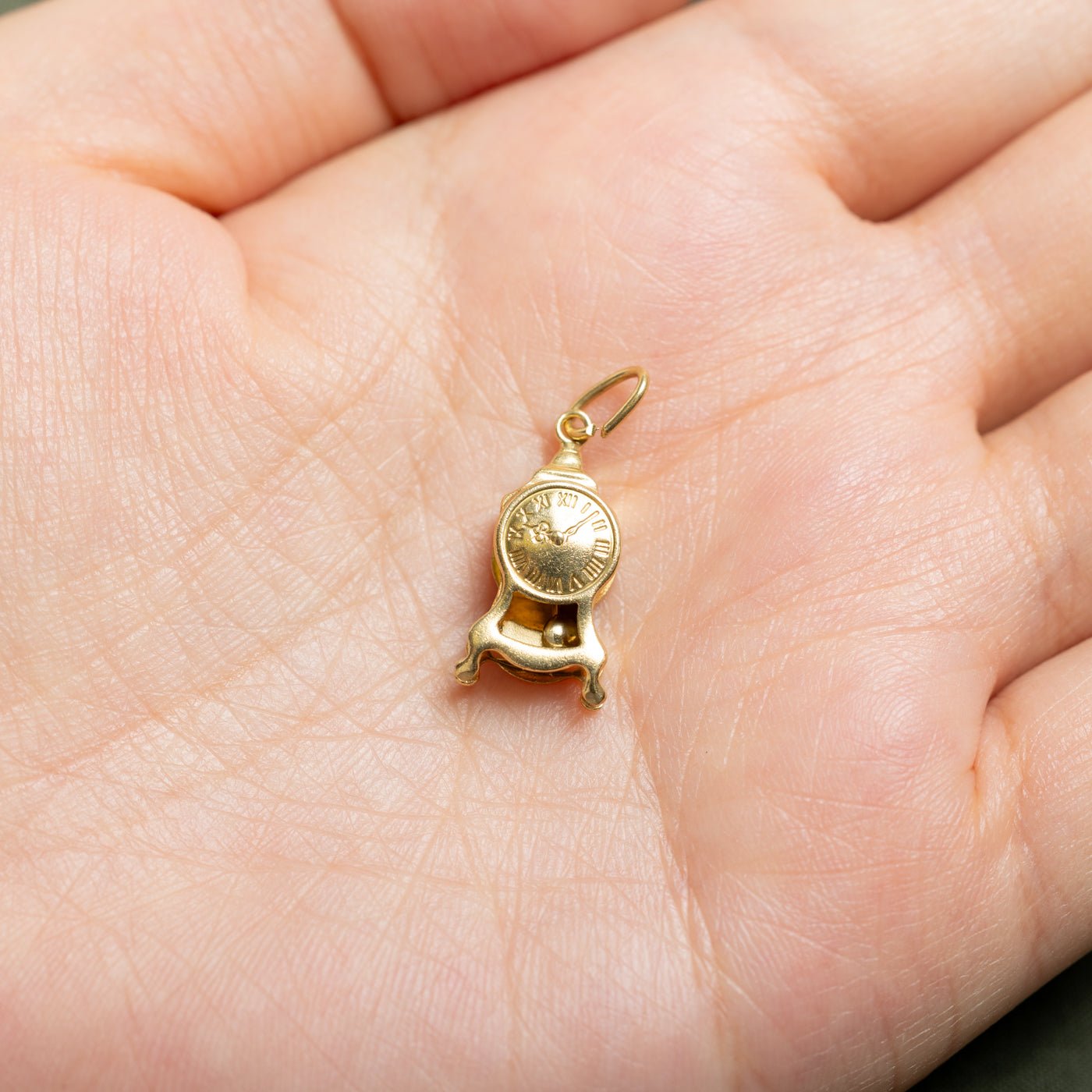 18k Yellow Gold Mantel Clock Charm