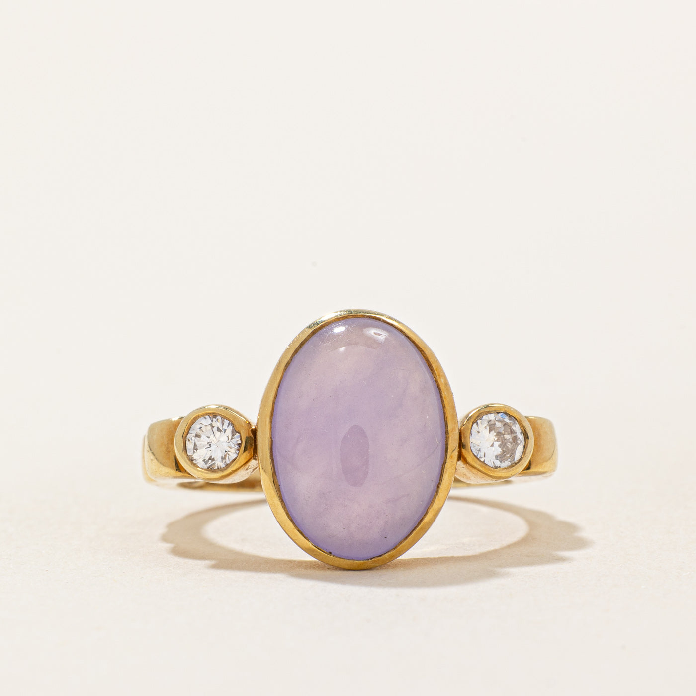 Bague cocktail en jade lavande et diamants | 3,70 ct, 0,20 ct au total | Taille 5 |