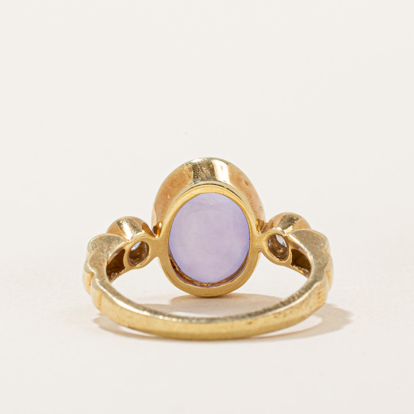 Bague cocktail en jade lavande et diamants | 3,70 ct, 0,20 ct au total | Taille 5 |