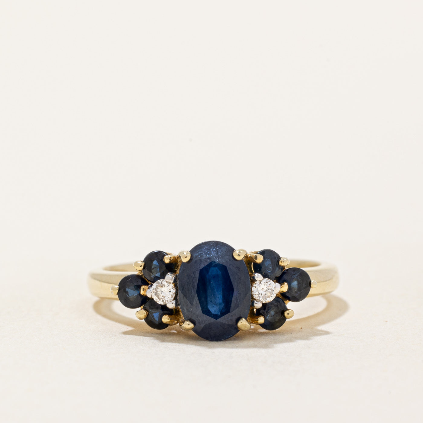 Bague cocktail saphir et diamants | 1,36 ct, 0,05 ct | Taille 6 |