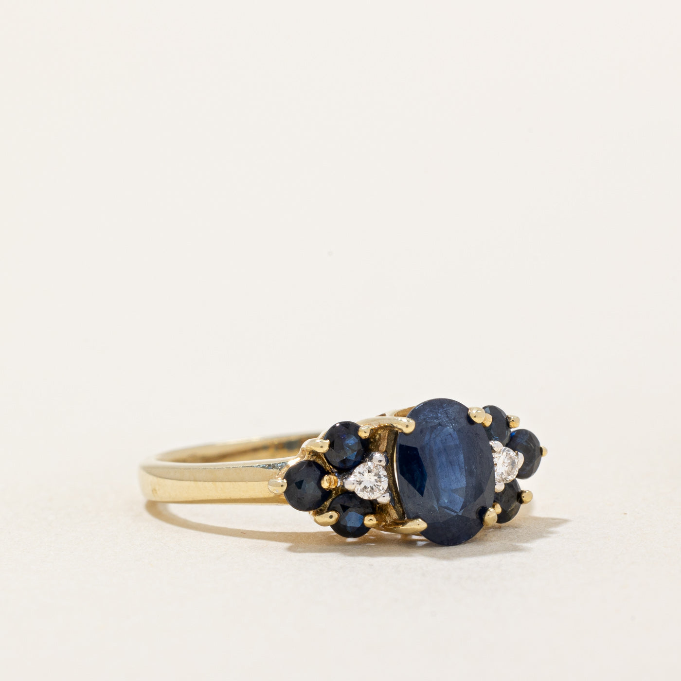 Bague cocktail saphir et diamants | 1,36 ct, 0,05 ct | Taille 6 |