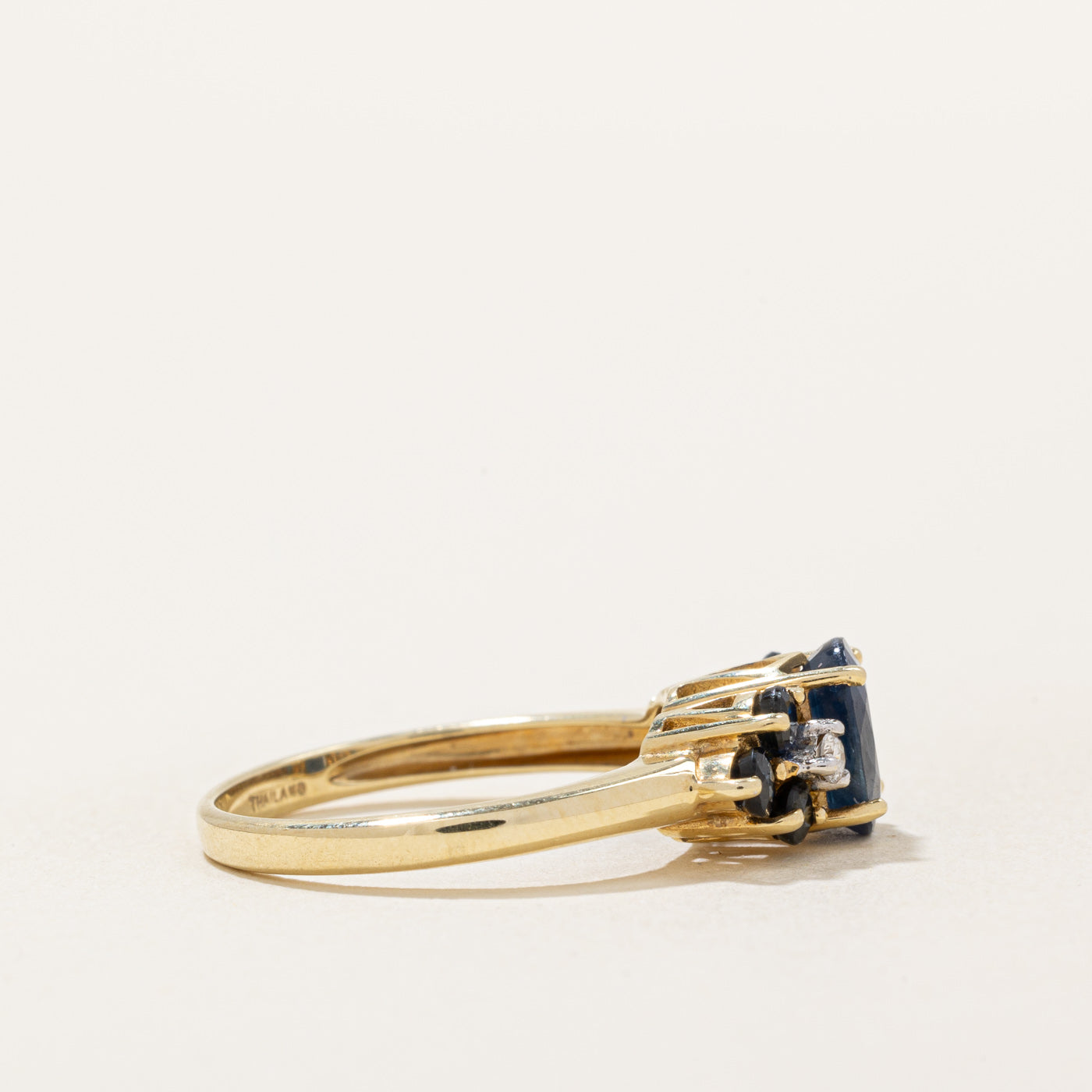 Bague cocktail saphir et diamants | 1,36 ct, 0,05 ct | Taille 6 |