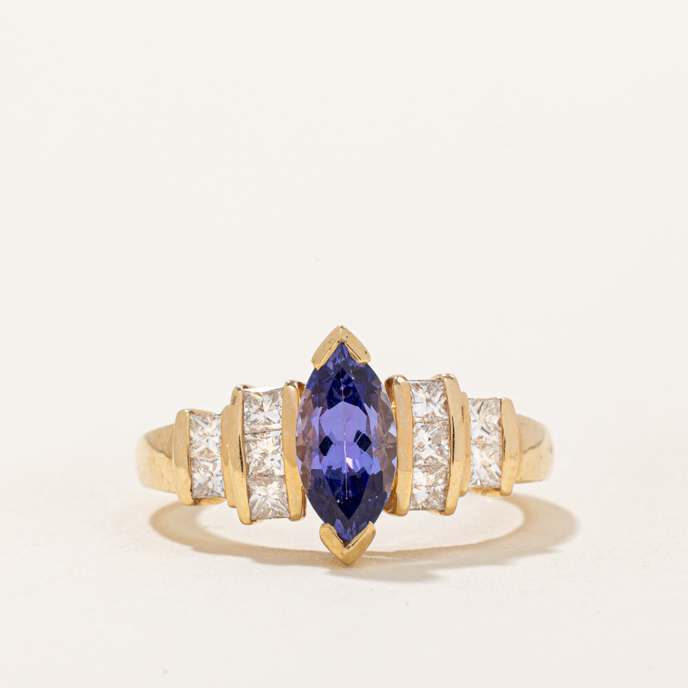 Bague cocktail en tanzanite et diamants | 1,10 ct, 0,60 ct au total | Taille 6,75 |