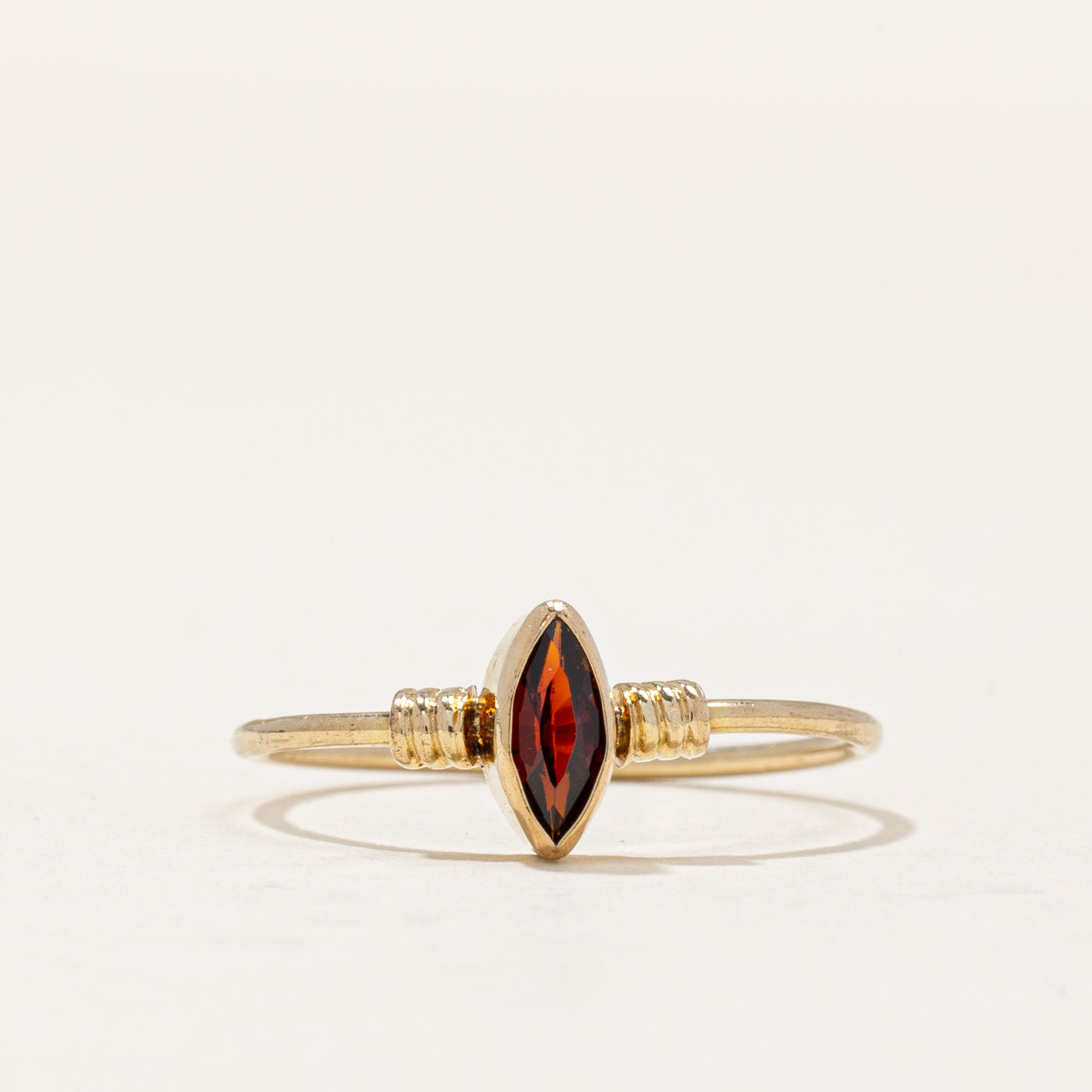 Bague en grenat | 0,20 ct | Taille 6 |