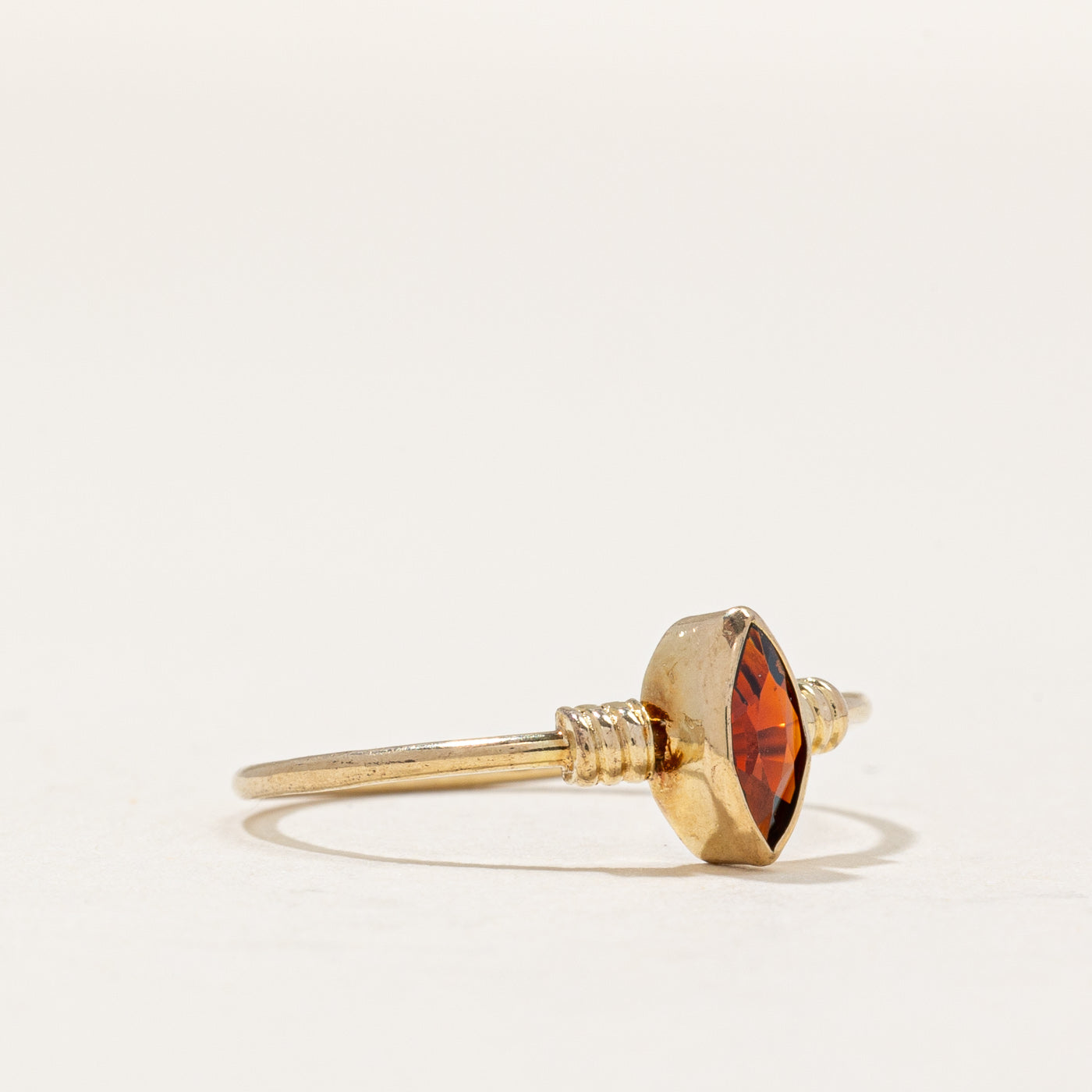 Bague en grenat | 0,20 ct | Taille 6 |