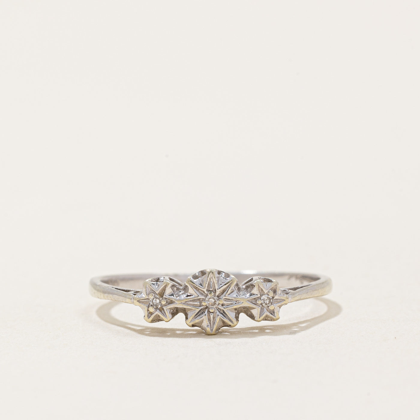 Bague en diamant trois étoiles | 0,02 ct | Taille 6,25 |
