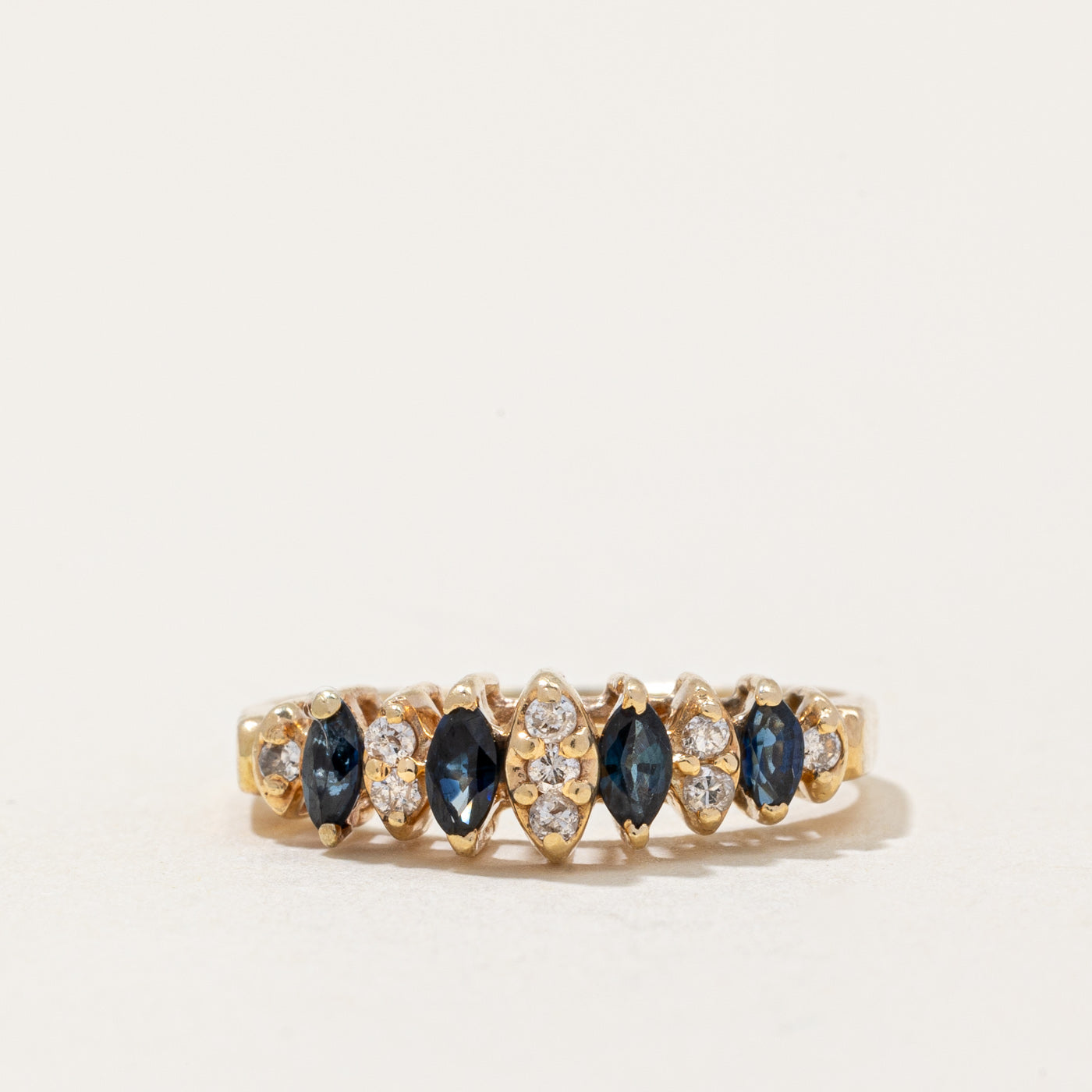 Bague saphir et diamants | 0,26 ct, 0,09 ct | Taille 5,25 |
