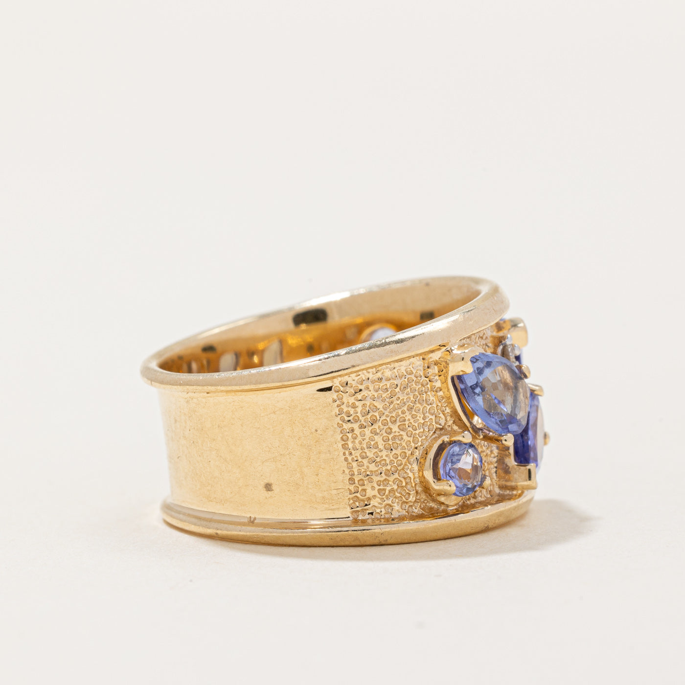 Bague cocktail en tanzanite et diamants | 1,60 ct, 0,02 ct | Taille 7,25 |