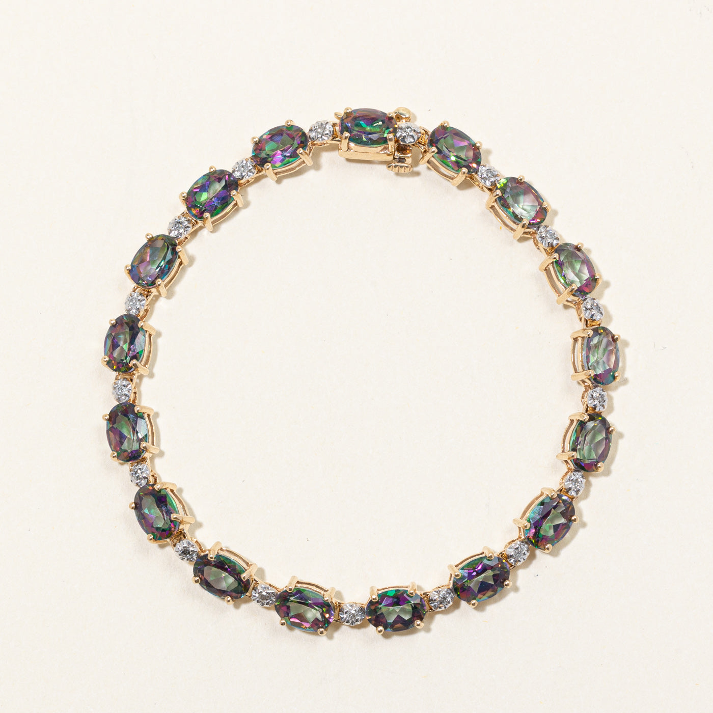 Bracelet en topaze mystique et diamants | 14,00 ct, 0,17 ct | 17,8 cm |