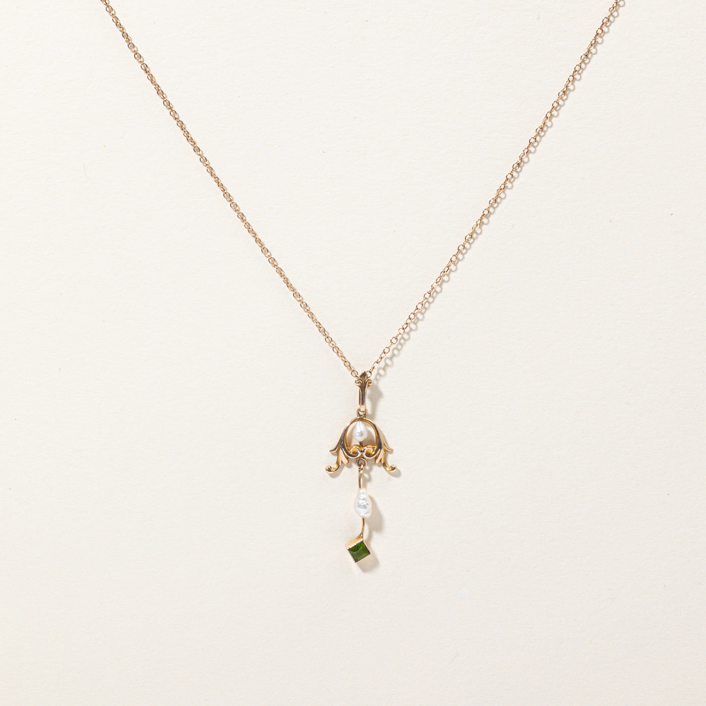 Rice Pearl & Green Glass Pendant Necklace | 0.15ct | 16" |