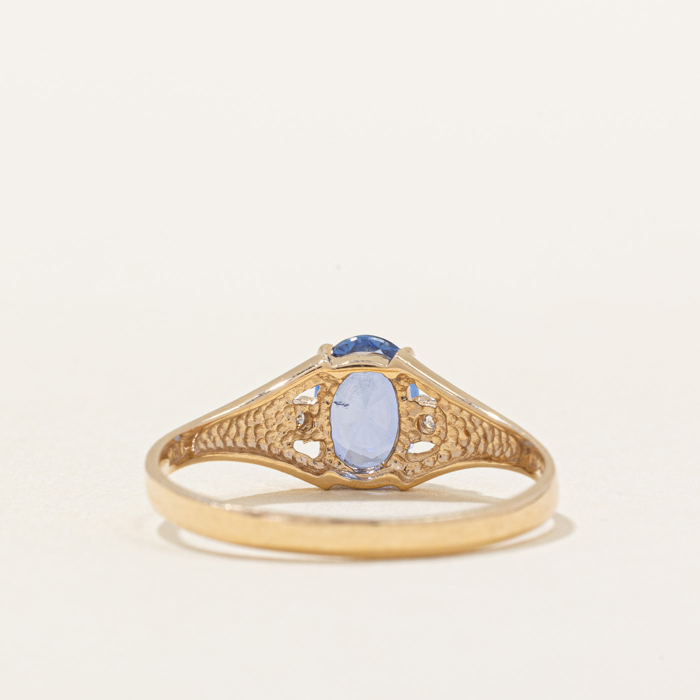 Bague saphir et diamants | 0,55 ct, 0,04 ct au total | Taille 7,25 |