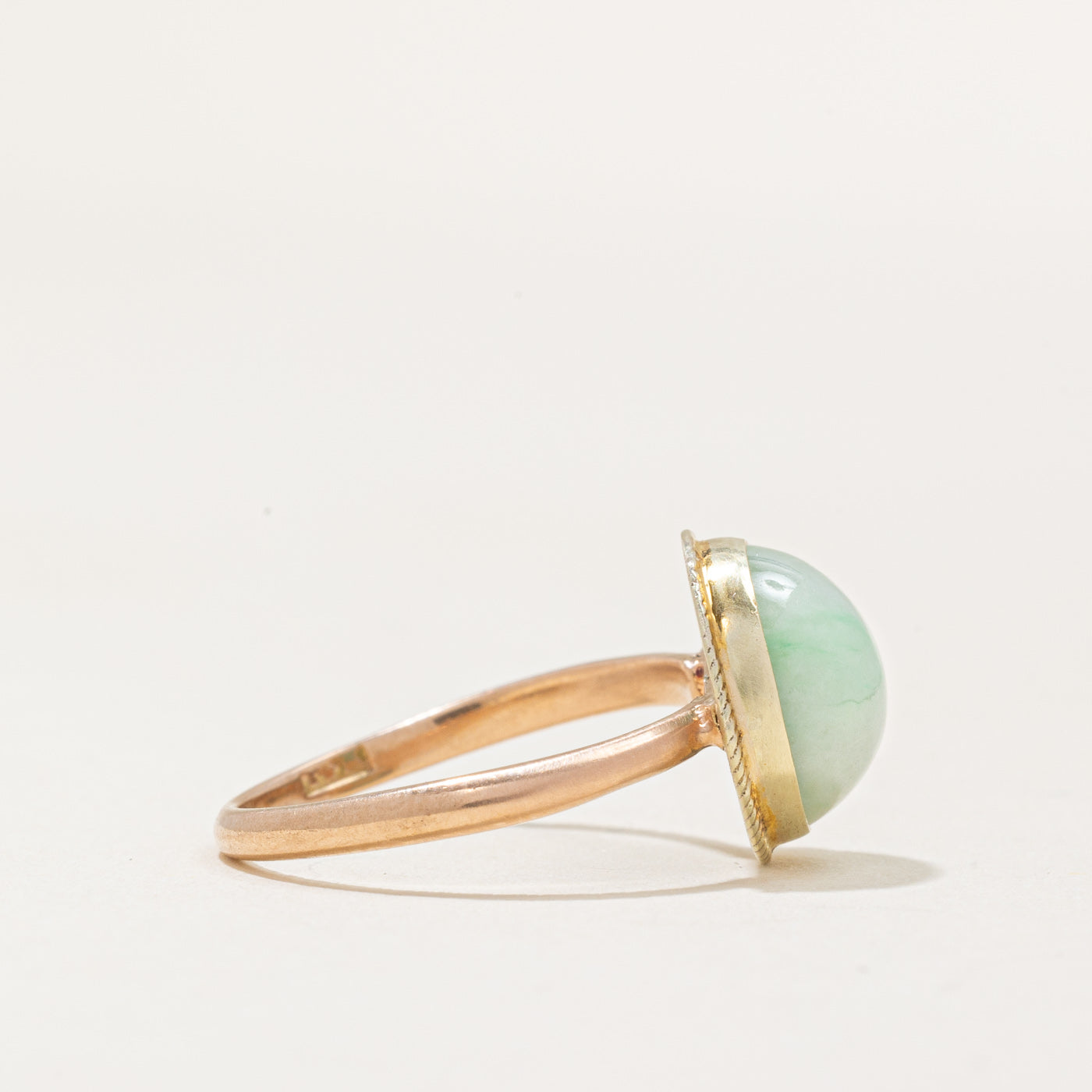 Vintage Chrysoprase Cocktail Ring | 3.70ct | SZ 6 |