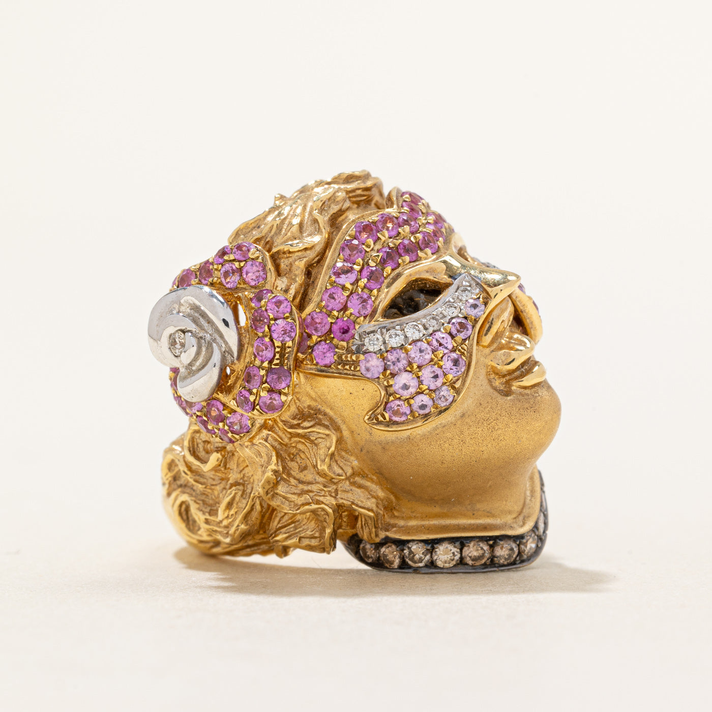 Bague de bal masqué en saphir rose et diamants | 0,96 ct, 0,29 ct | Taille 7,25 |