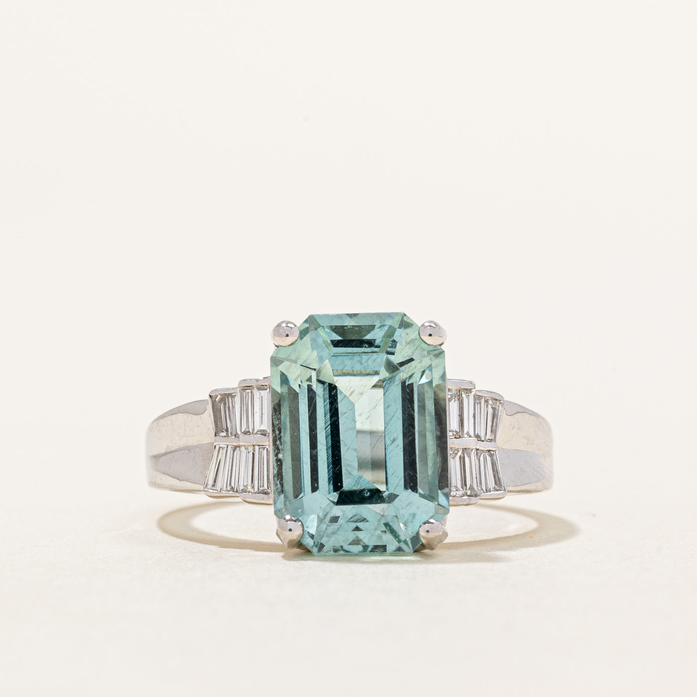 Bague cocktail aigue-marine et diamants | 4,87 ct, 0,28 ct au total | Taille 6,5 |