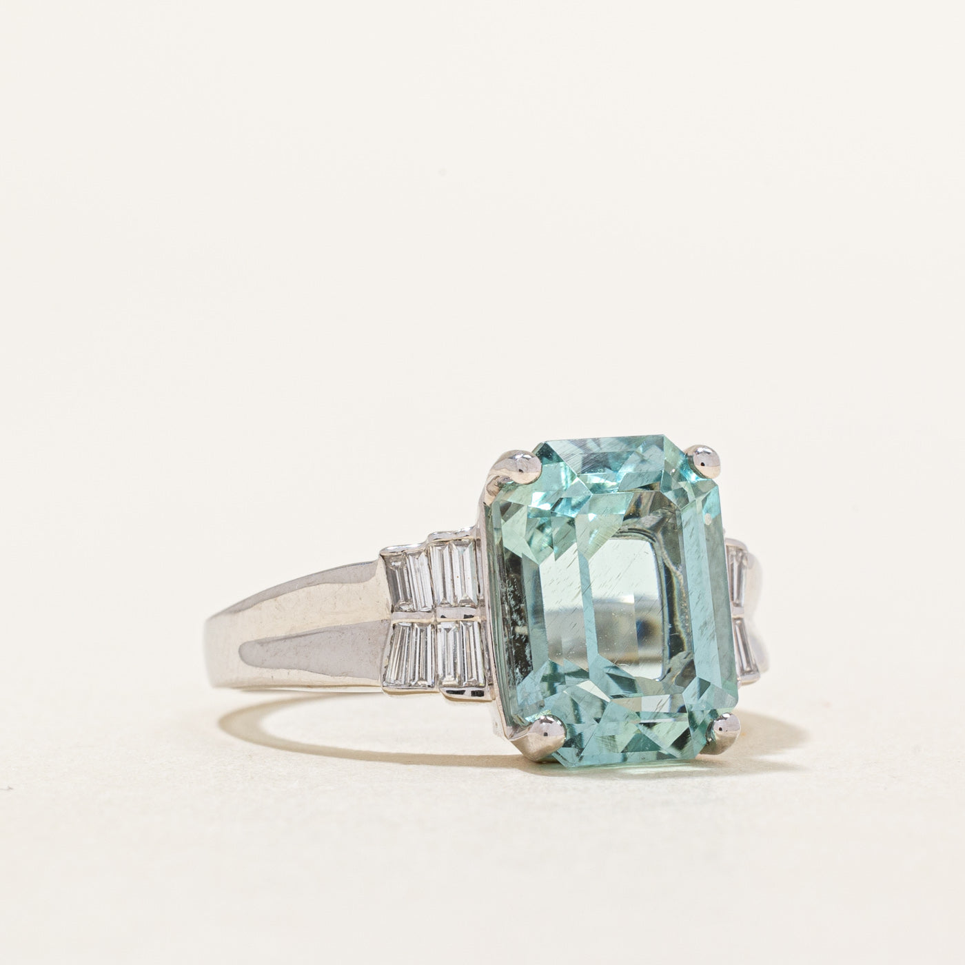 Bague cocktail aigue-marine et diamants | 4,87 ct, 0,28 ct au total | Taille 6,5 |