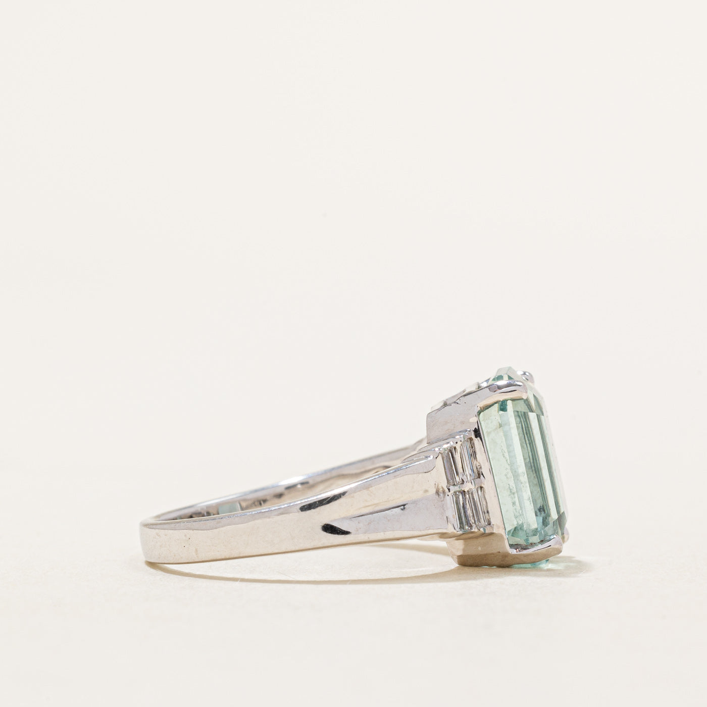 Bague cocktail aigue-marine et diamants | 4,87 ct, 0,28 ct au total | Taille 6,5 |