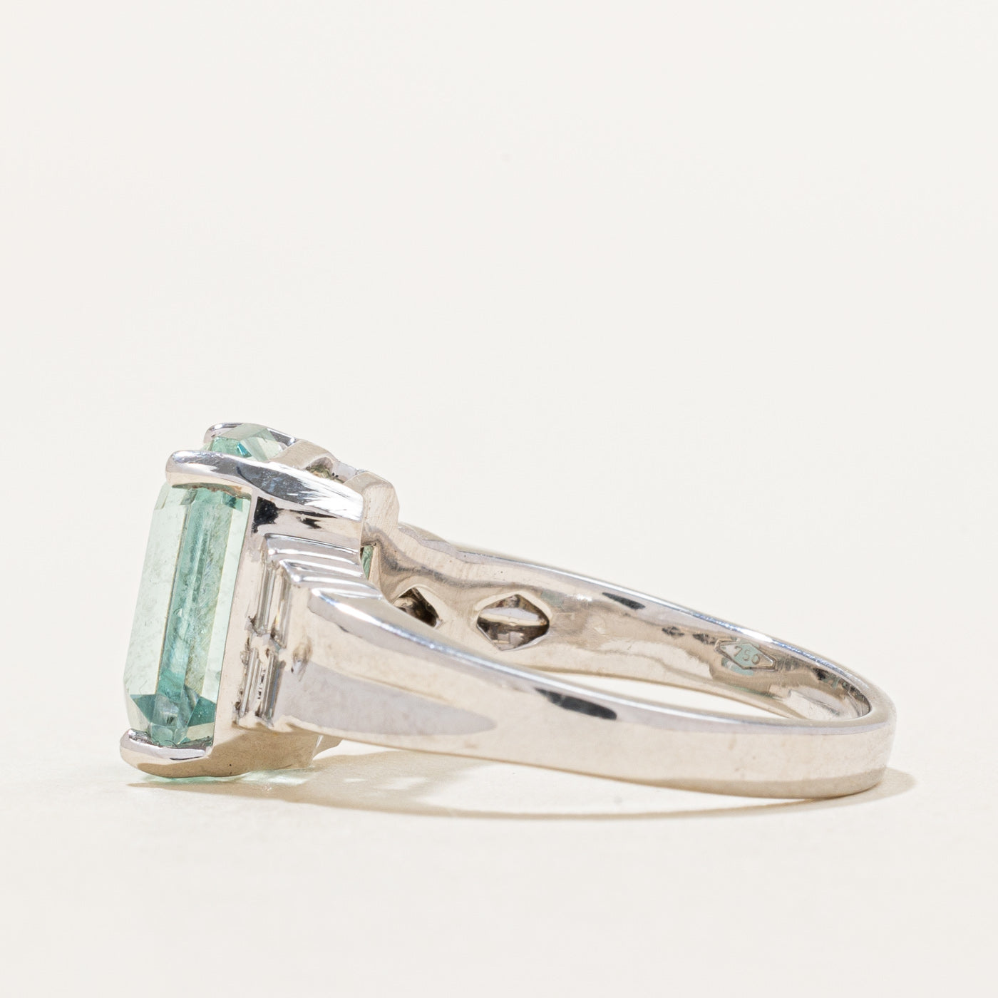 Bague cocktail aigue-marine et diamants | 4,87 ct, 0,28 ct au total | Taille 6,5 |