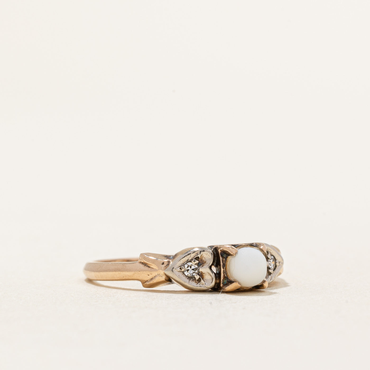 Vintage Canadian Pearl & Diamond Ring | 0.02ctw | SZ 6 |