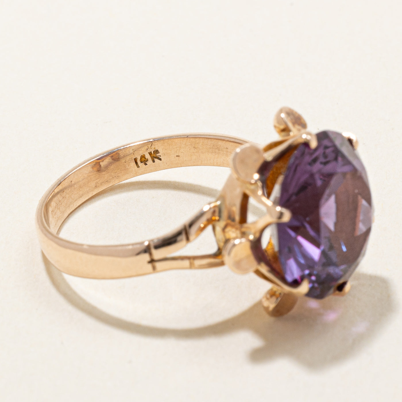 Synthetic Colour Change Sapphire | 9.50ct | SZ 7 |