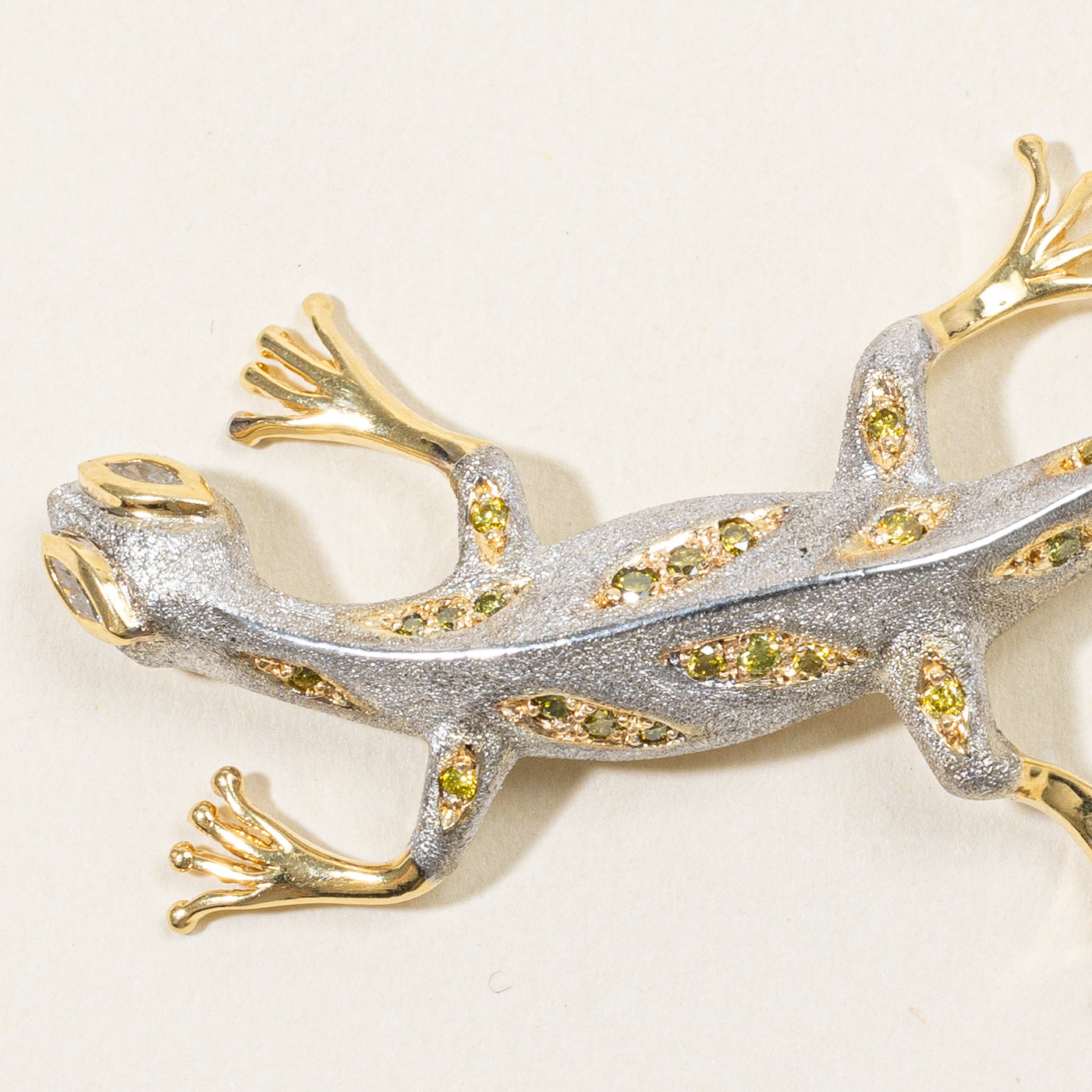 Deamori' Yellow & White Diamond Lizard Brooch | 0.23ctw, 0.05ctw |
