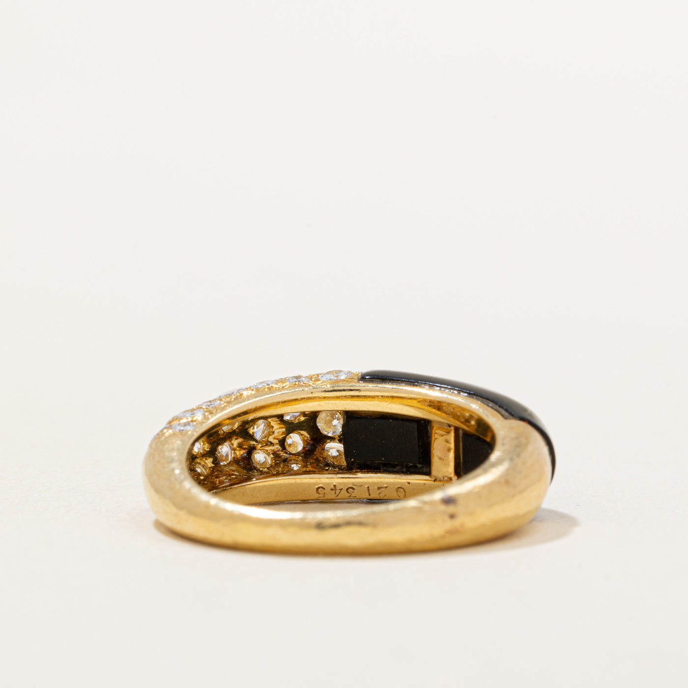 Bague Bombe Vintage Cartier en Diamants et Onyx | 4,00 ct, 1,00 ct au total | Taille 5,75 |