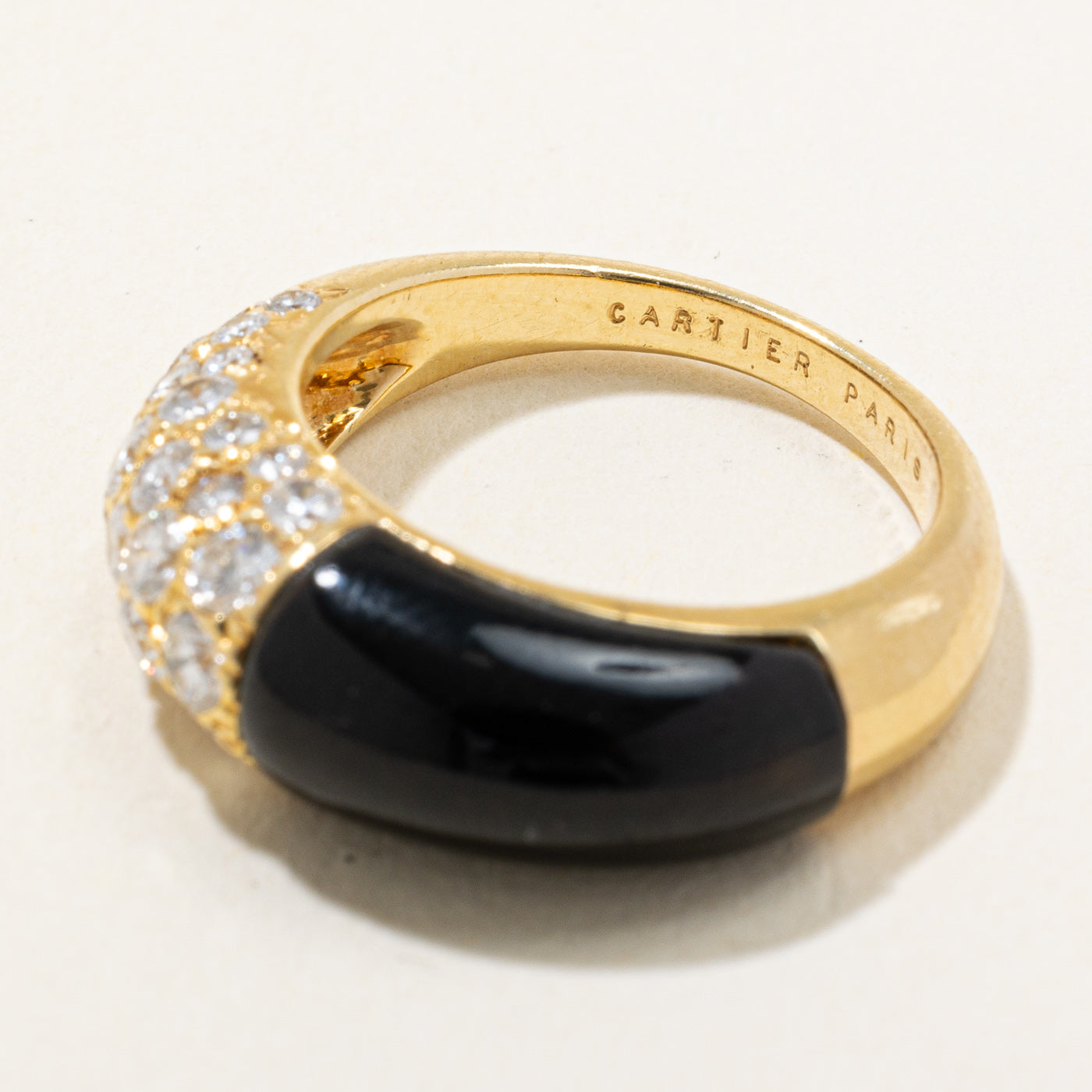 Bague Bombe Vintage Cartier en Diamants et Onyx | 4,00 ct, 1,00 ct au total | Taille 5,75 |