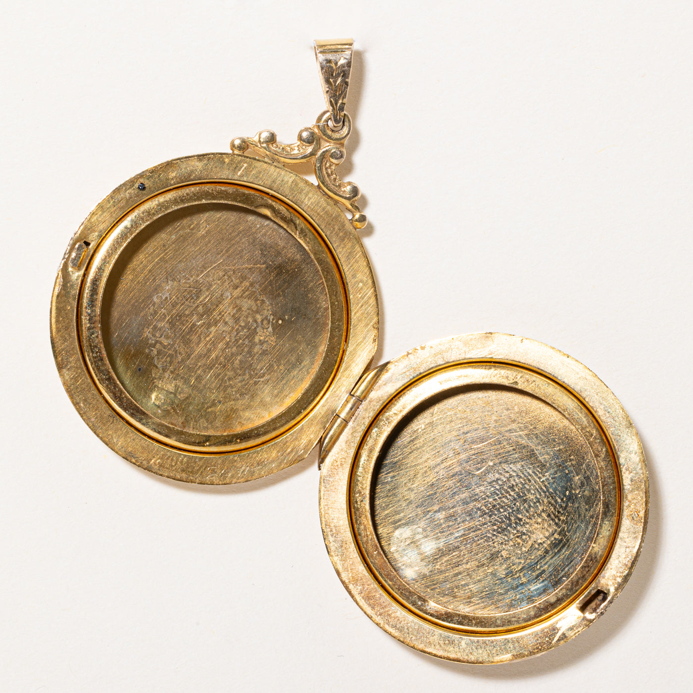 Birks' 10k Yellow Gold 'V.R.' Locket